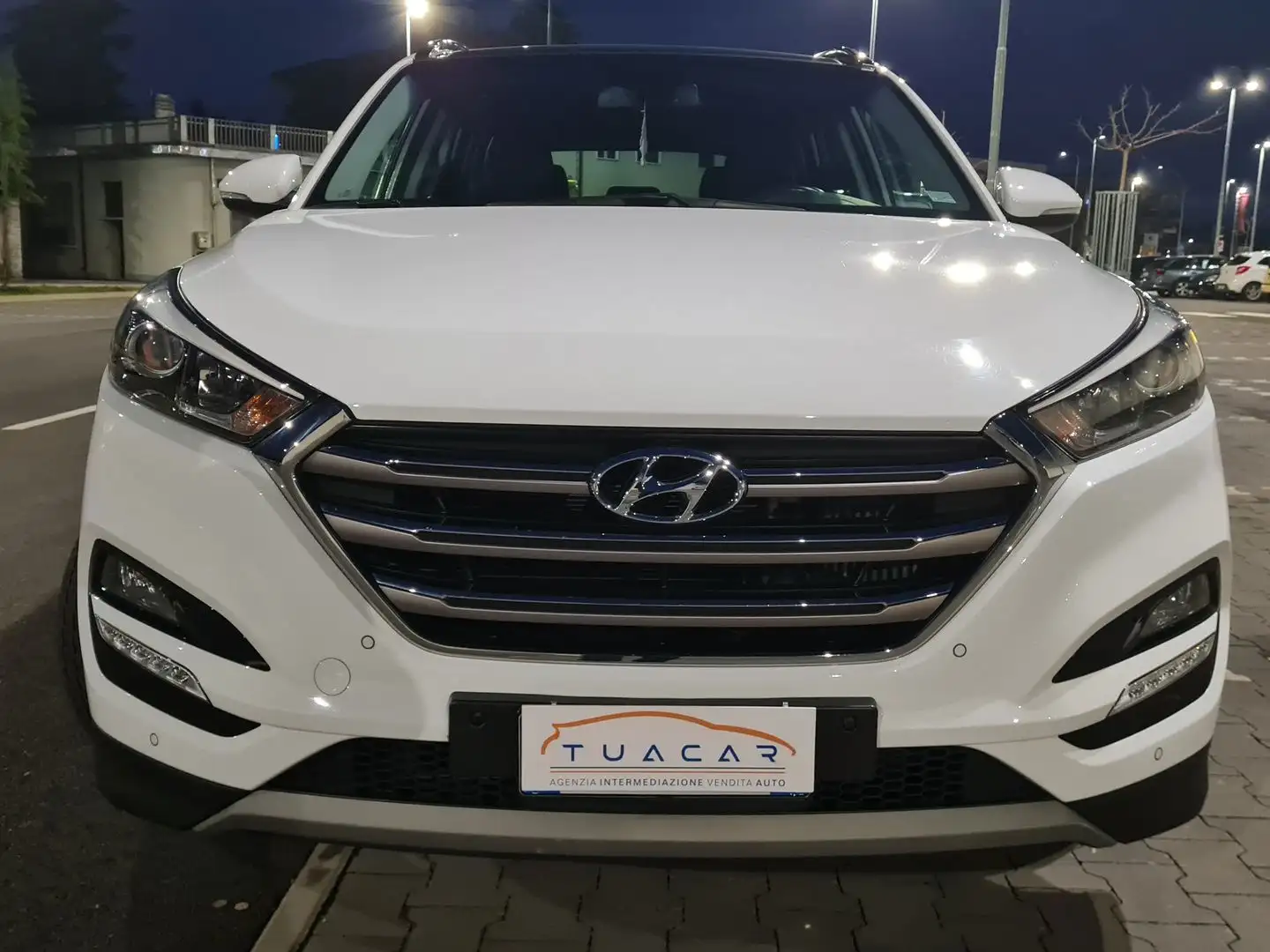 Hyundai TUCSON Xpossible 2.0 CRDi Blanc - 2