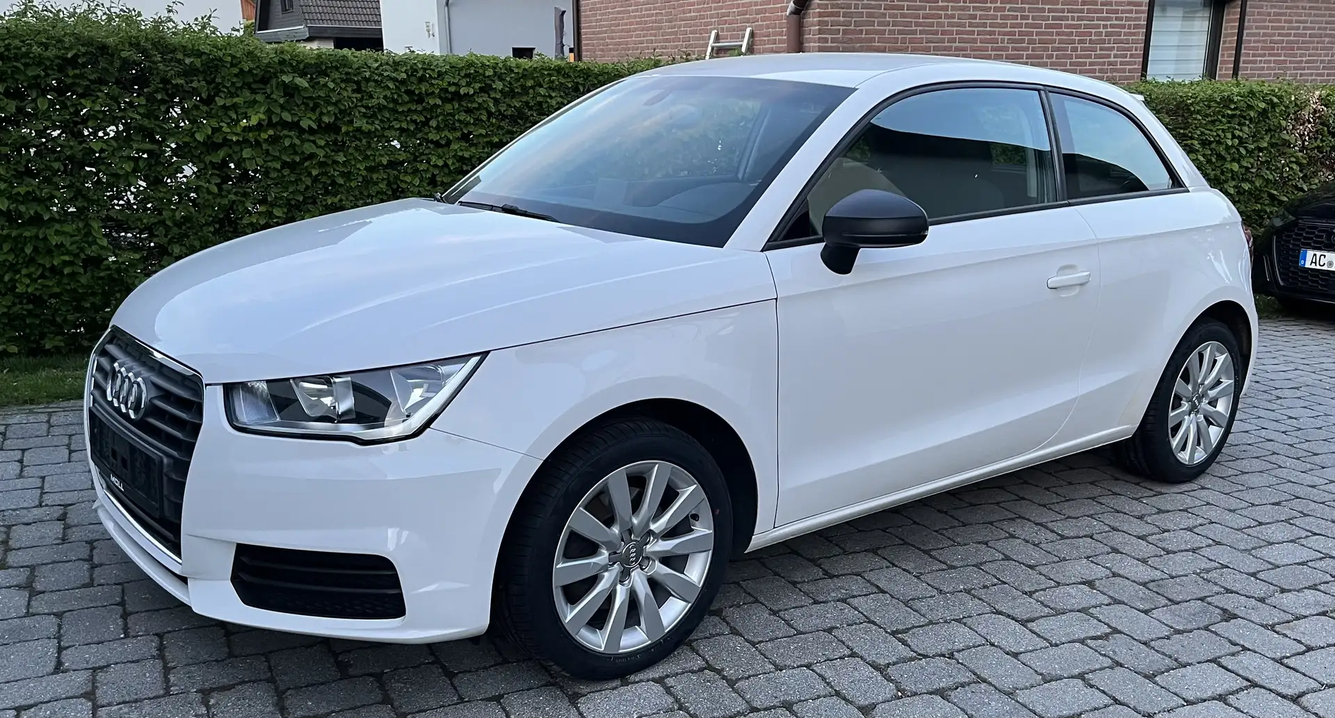 Audi A1 1,4 TFSI Unfallfrei Weiß - 1