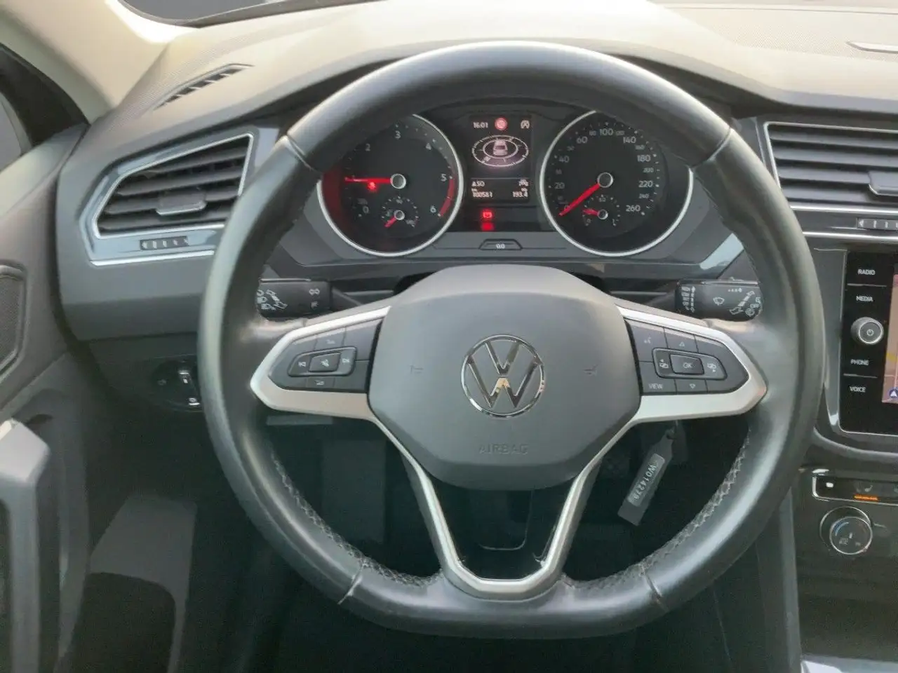 Volkswagen Tiguan 2.0 TDI LED+NAVI+BT+DAB+SHZ+PDC+KLIMA+AHK, миниатюра 10