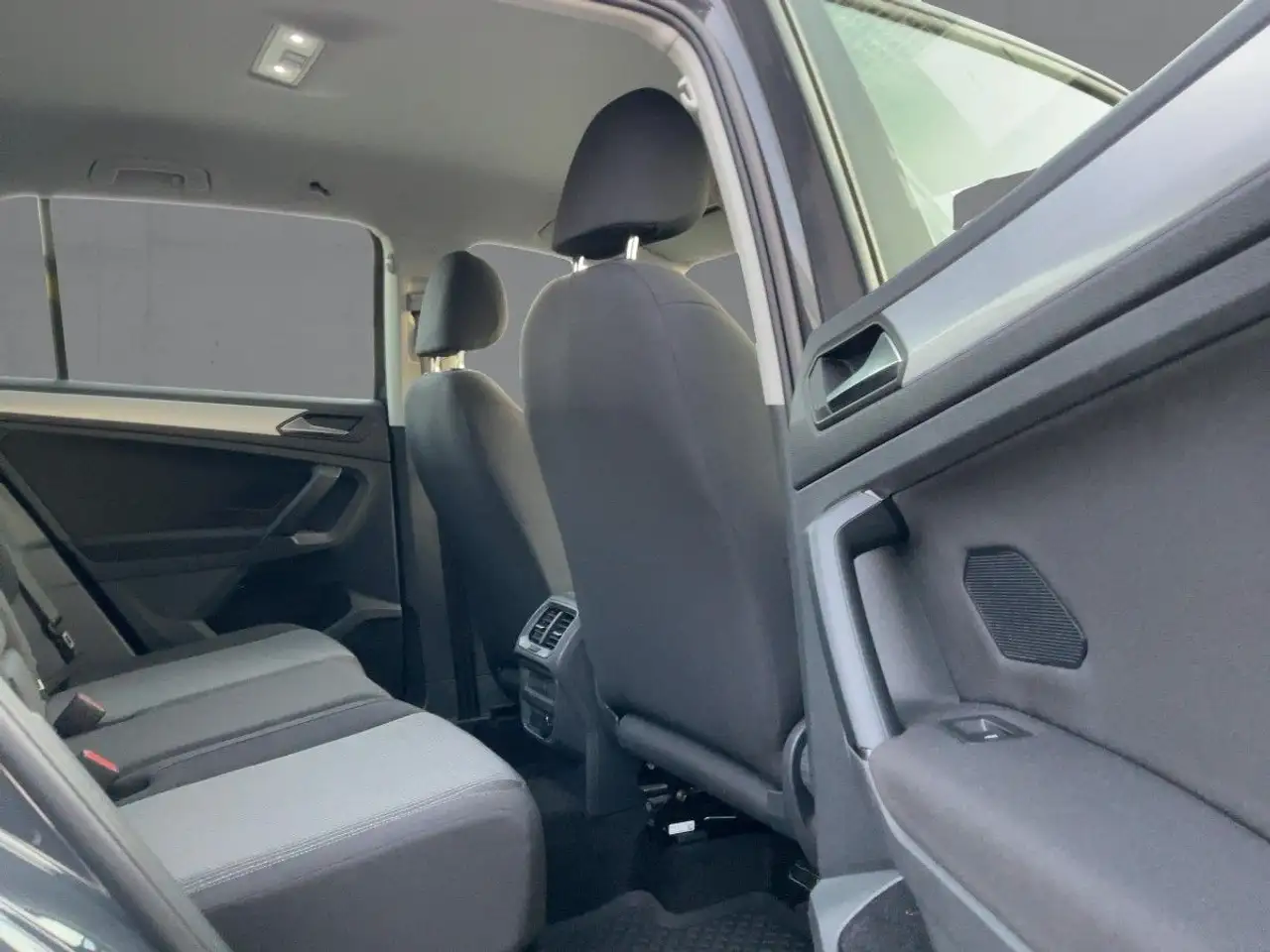 Volkswagen Tiguan 2.0 TDI LED+NAVI+BT+DAB+SHZ+PDC+KLIMA+AHK, миниатюра 13