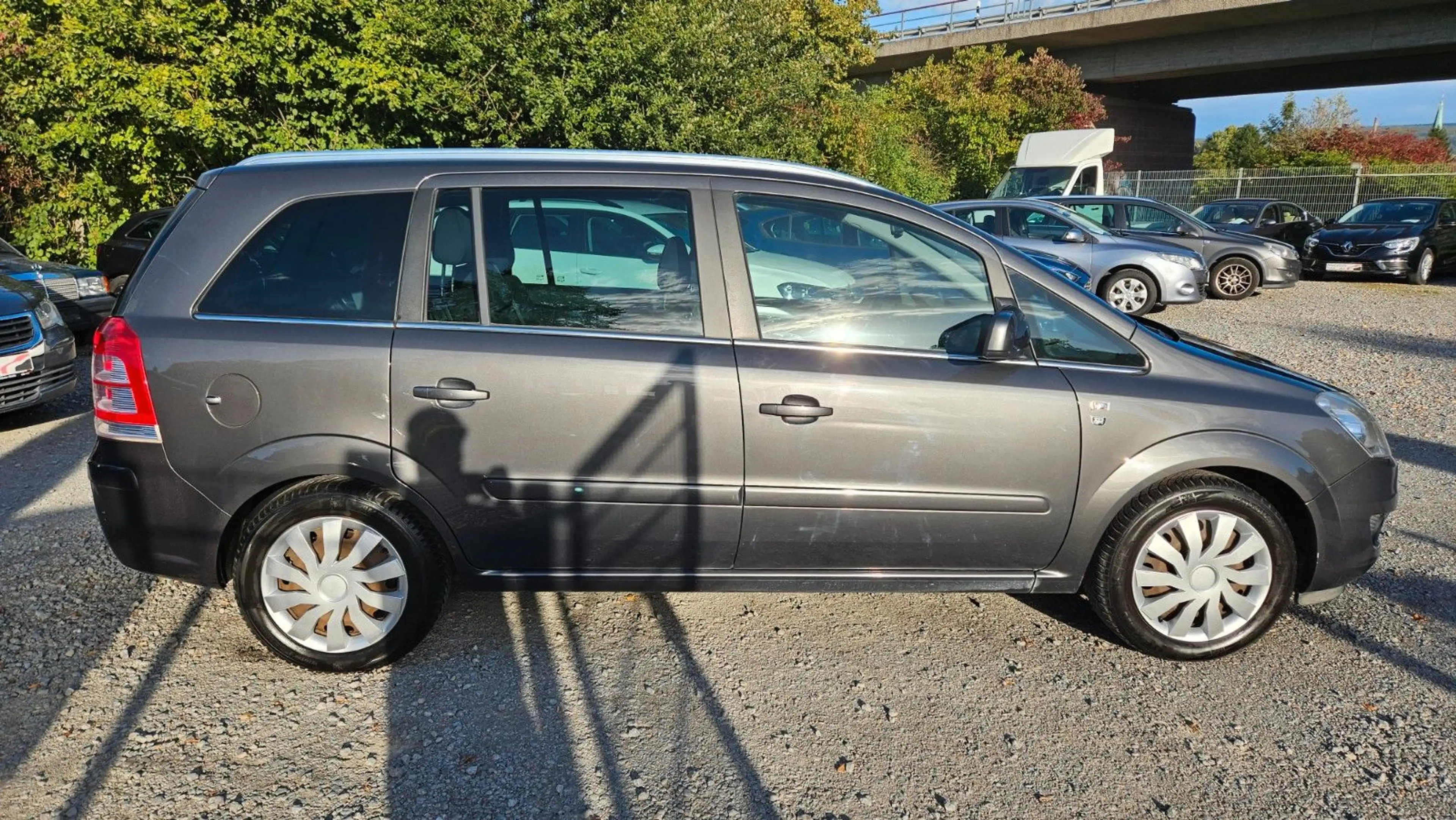 Opel Zafira B Edition 111 Jahre*AHK*7-Sitzer/Garantie — photo 4