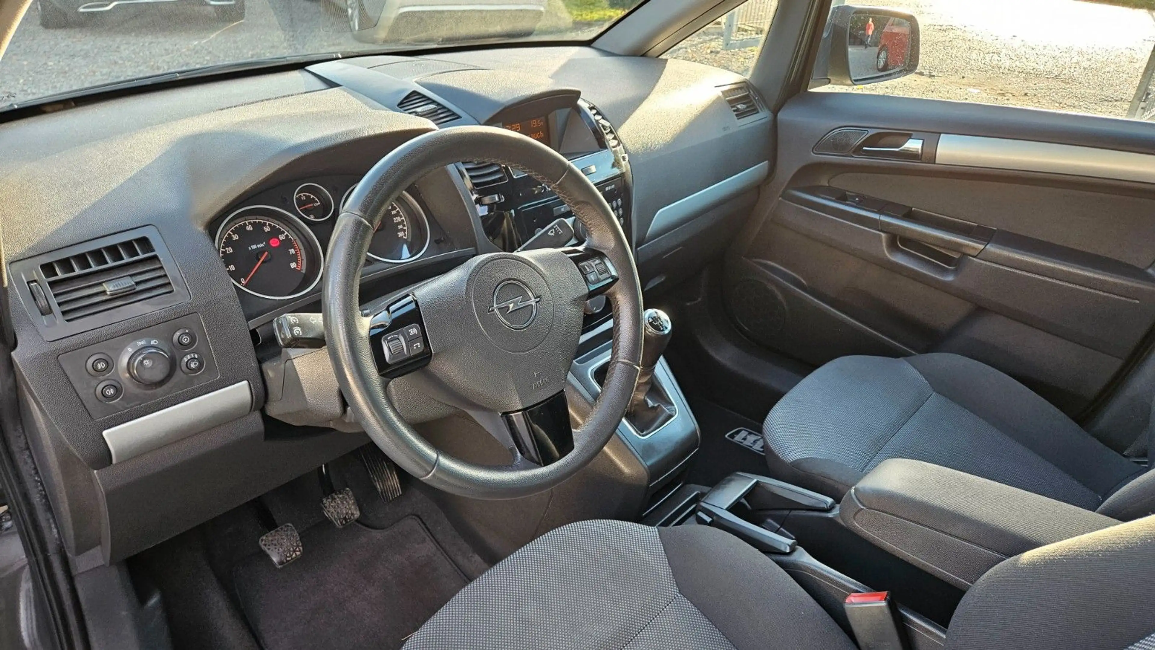 Opel Zafira B Edition 111 Jahre*AHK*7-Sitzer/Garantie — photo 13