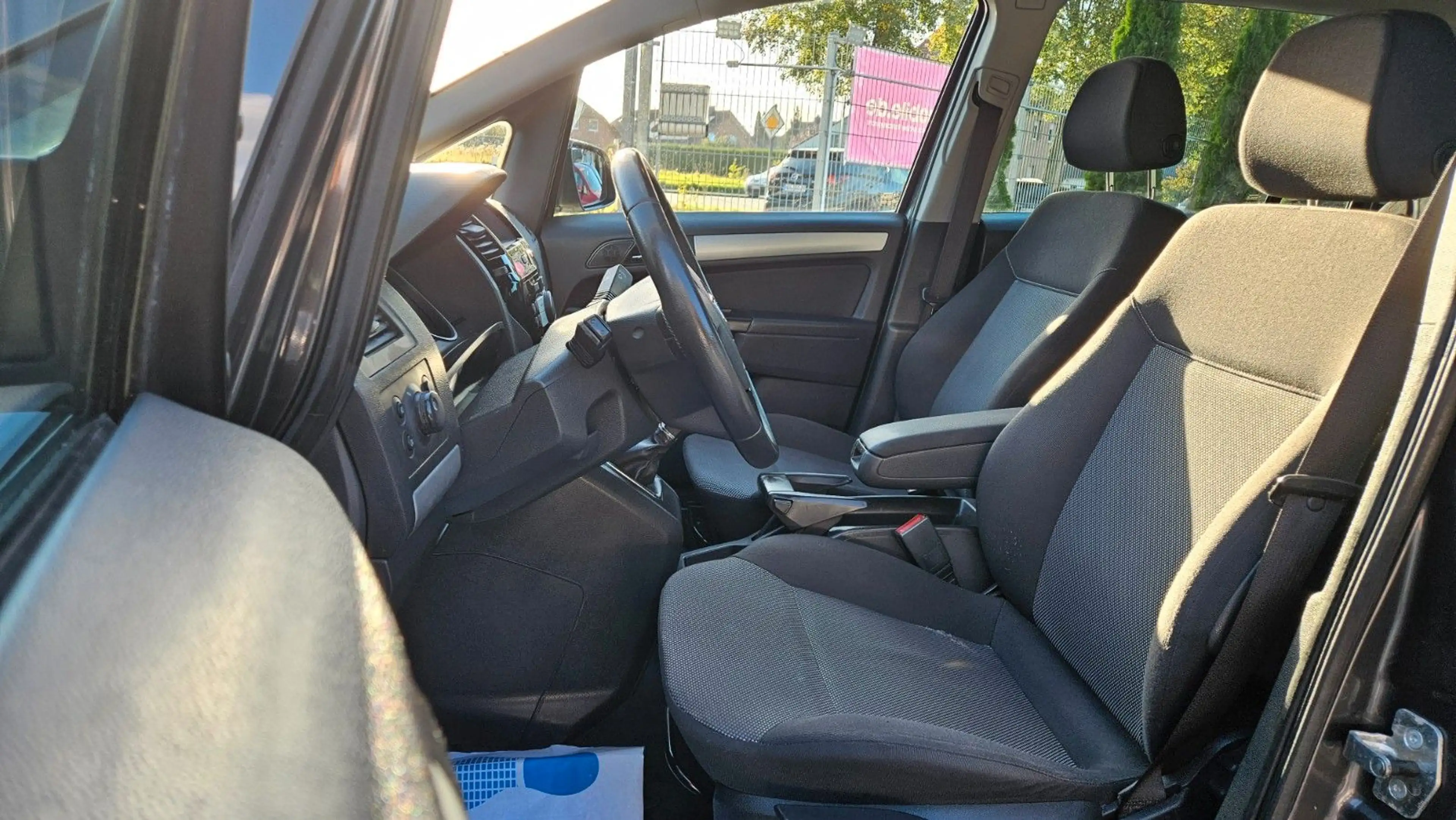 Opel Zafira B Edition 111 Jahre*AHK*7-Sitzer/Garantie — photo 12