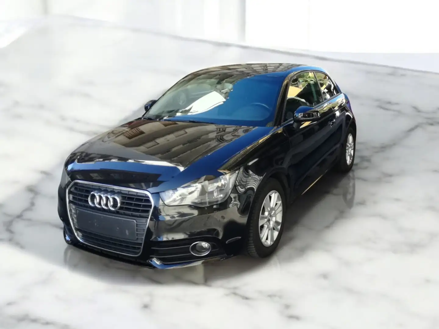 Audi A1 1.6 tdi Ambition 105cv Siyah - 2