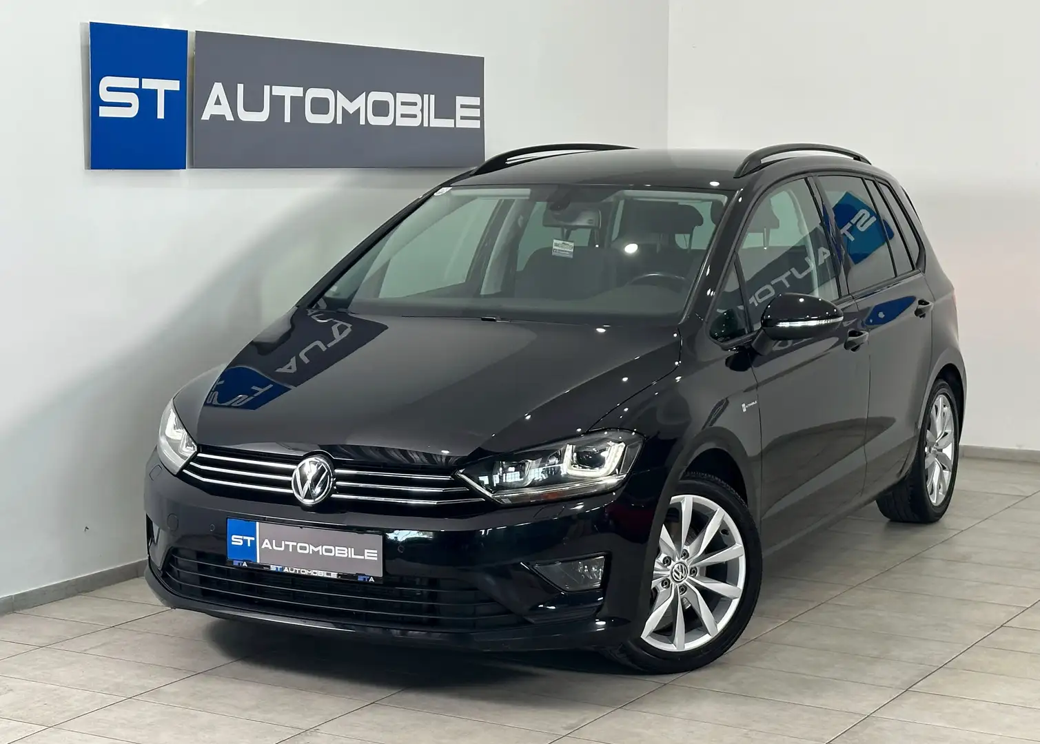 Volkswagen Golf Sportsvan Comfortline BMT DSG  // AHK // XENON // SHZ // Schwarz - 1