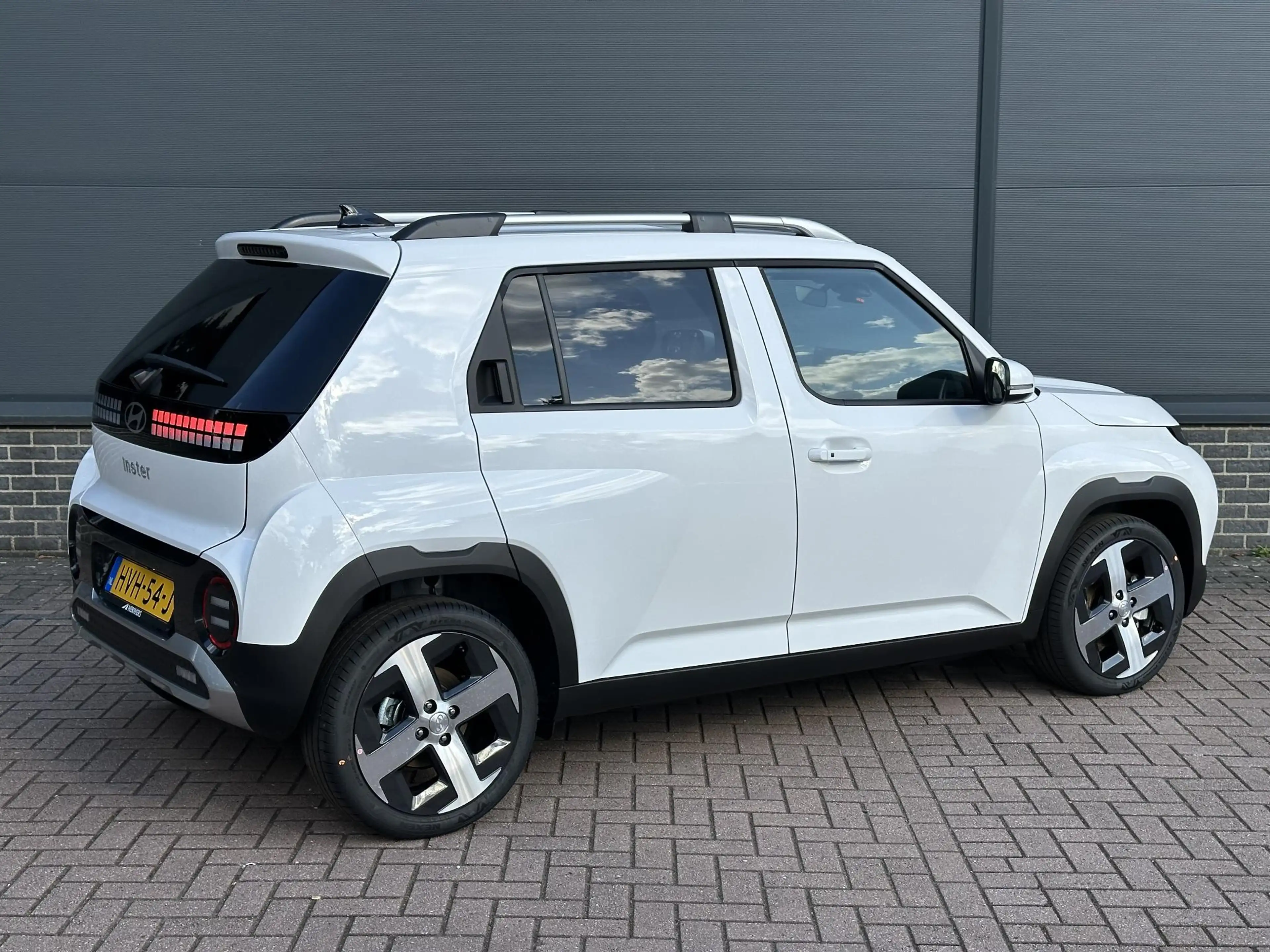 Hyundai Inster Evolve 49 kWh Navigatie / Achteruitrijcamera / App — photo 3