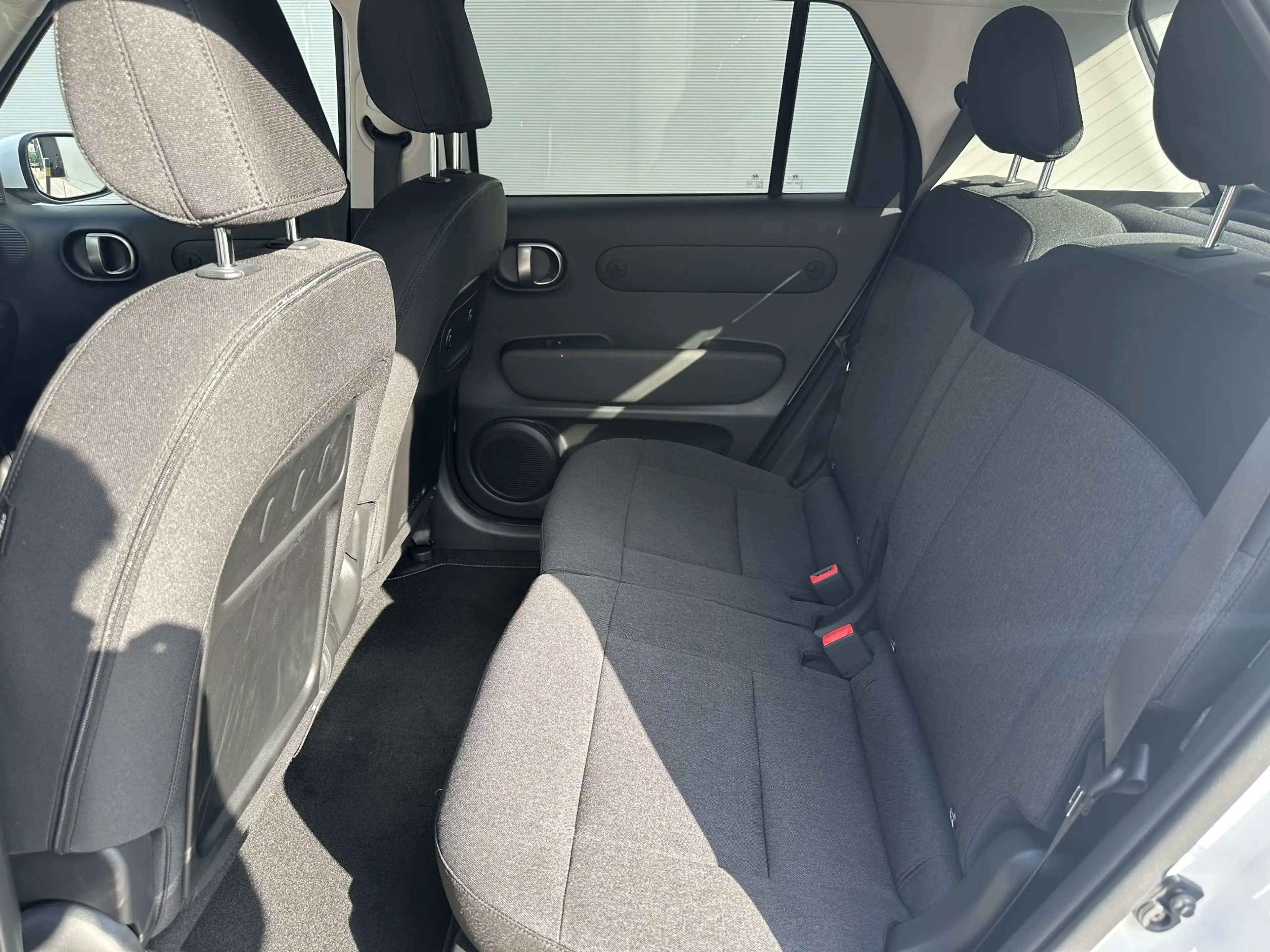 Hyundai Inster Evolve 49 kWh Navigatie / Achteruitrijcamera / App — photo 6