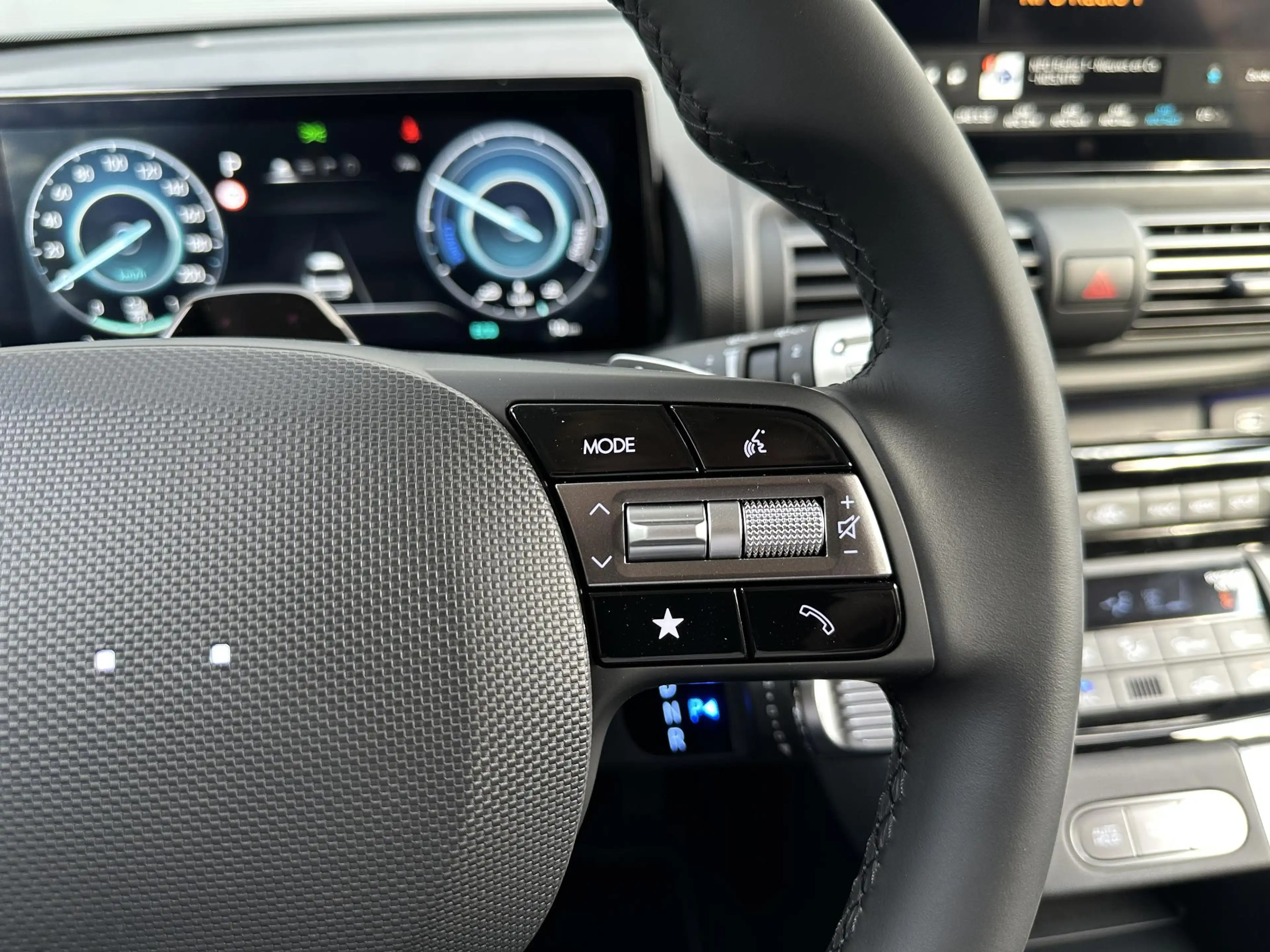 Hyundai Inster Evolve 49 kWh Navigatie / Achteruitrijcamera / App — photo 10