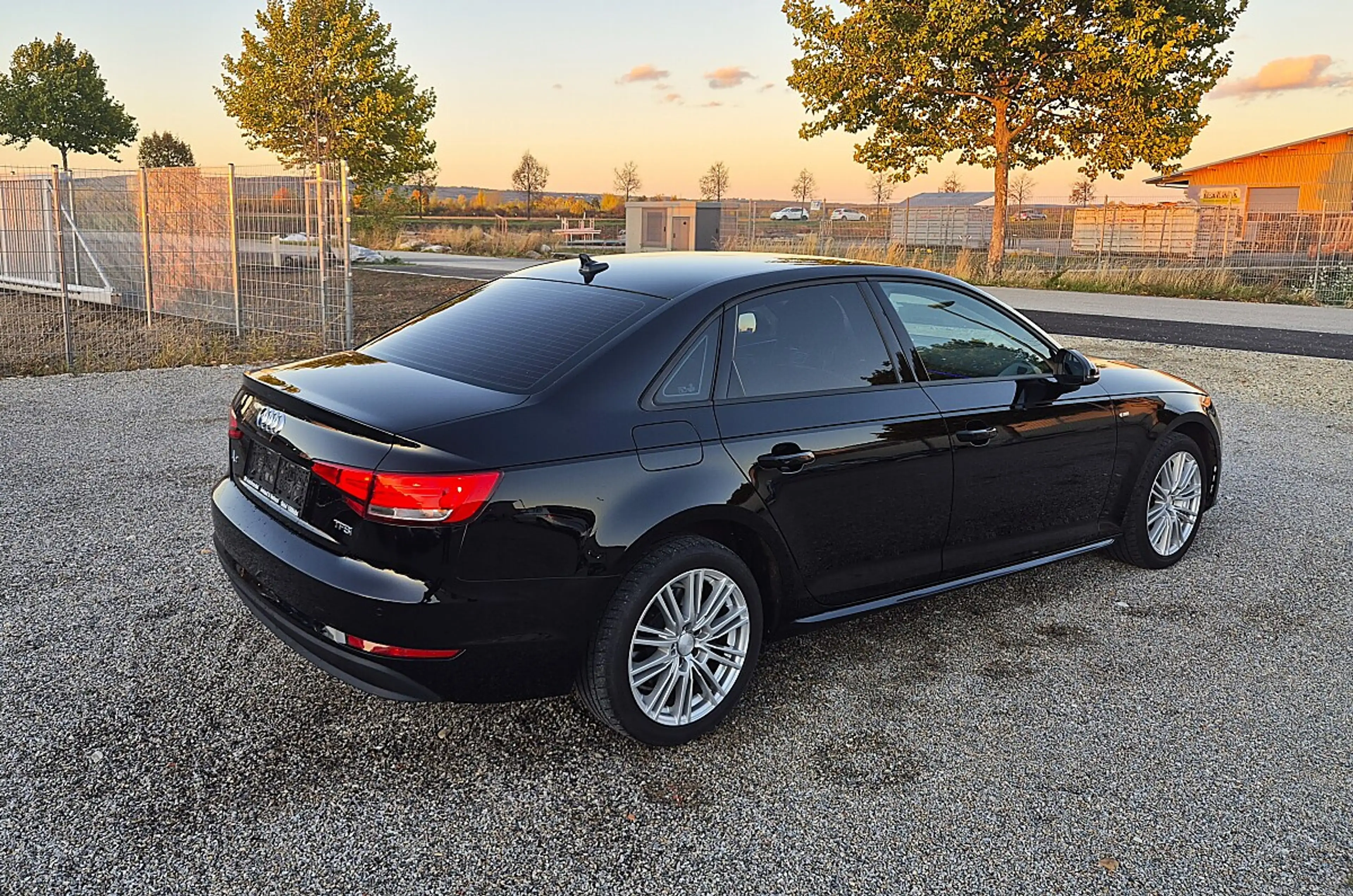 Audi A4 1,4 TFSI Design S-tronic — photo 9
