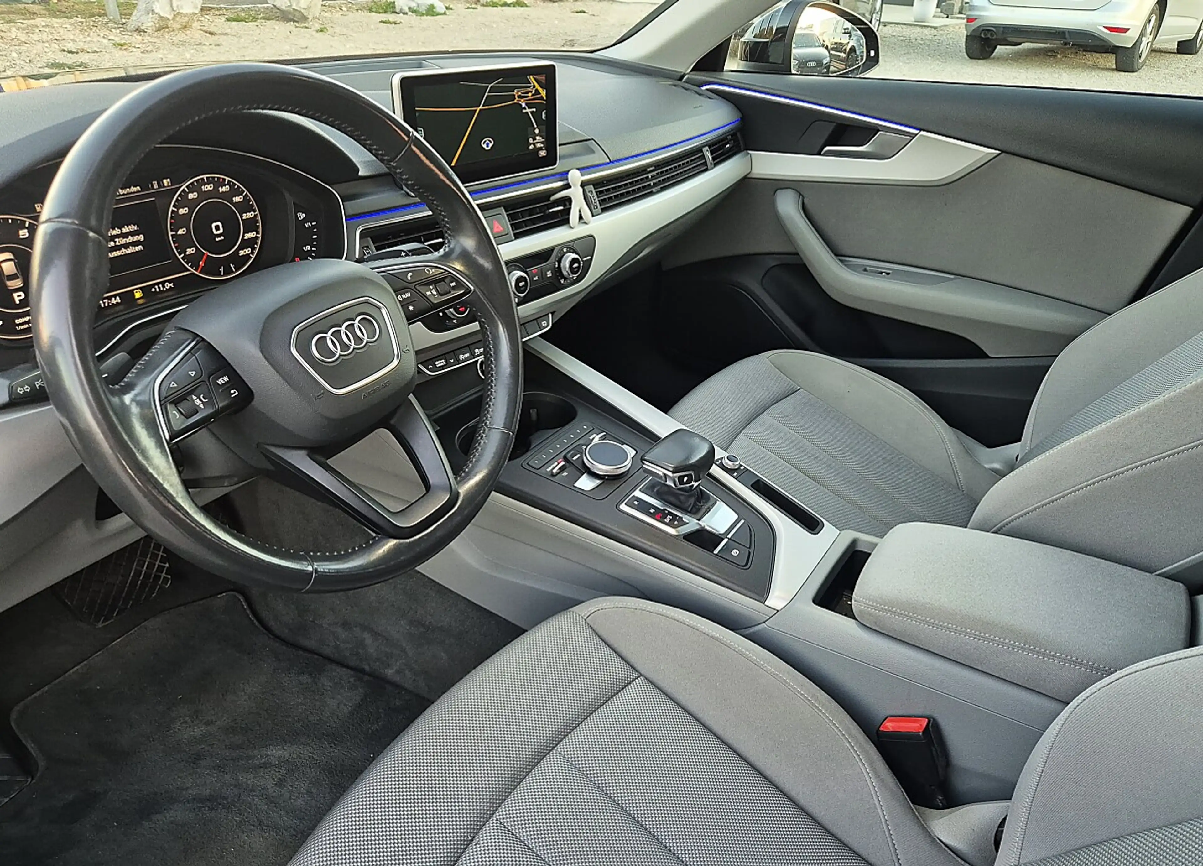 Audi A4 1,4 TFSI Design S-tronic — photo 11