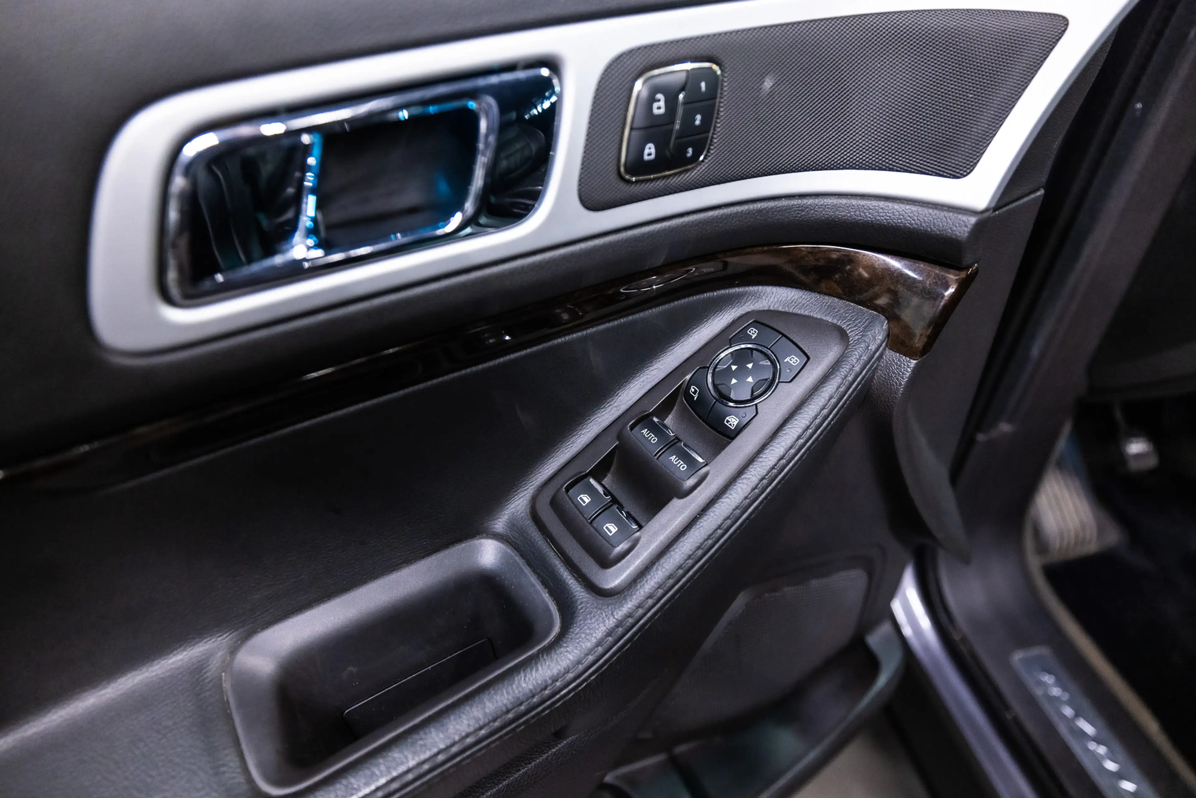 Ford Explorer FORD LIMITED 3.5 V6 7 Persoonsuitvoering — photo 47