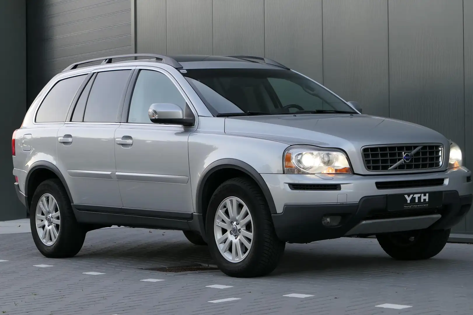 Volvo XC90 3.2 Executive Navi Leder Facelift 7-persoons Young Zilver - 2