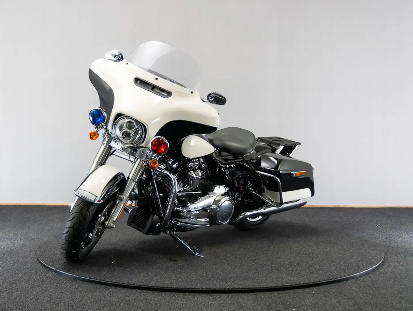 Harley-Davidson Electra Glide FLHT Černá - 1