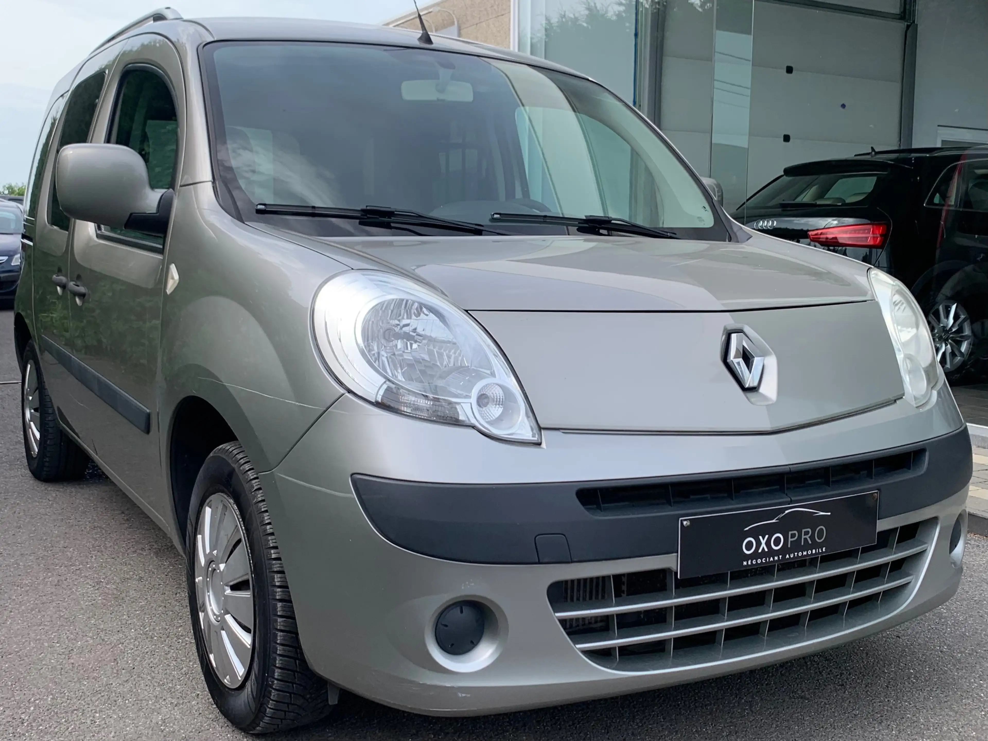 Renault Kangoo 1.5 DCI / Equipé PMR (FAUTEUIL ROULANT) / Vervoer MINDERVALIDE (ROELSTOEL) / Euro 5 / PRIX EMPORTER / — photo 4