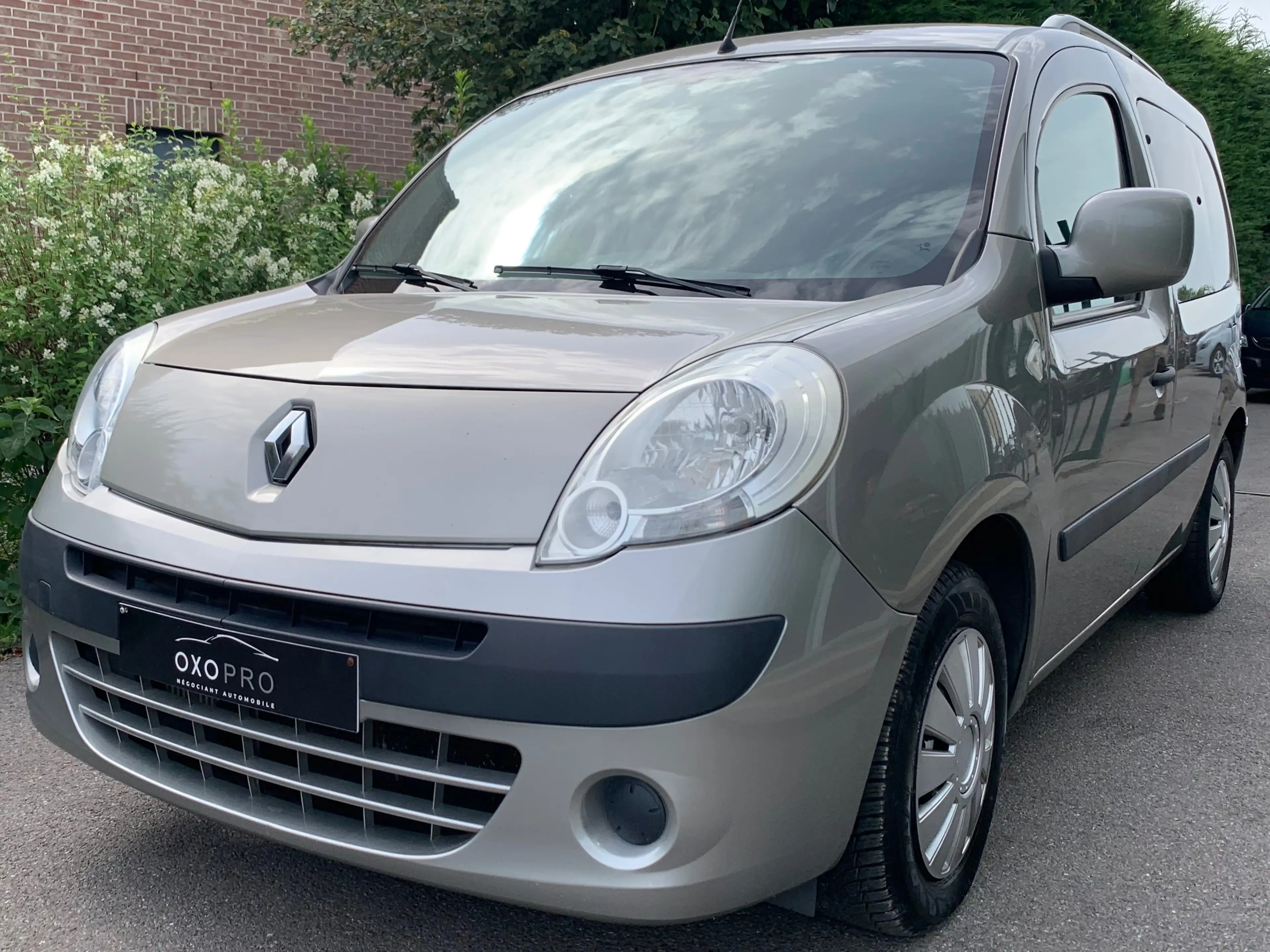 Renault Kangoo 1.5 DCI / Equipé PMR (FAUTEUIL ROULANT) / Vervoer MINDERVALIDE (ROELSTOEL) / Euro 5 / PRIX EMPORTER / — photo 2