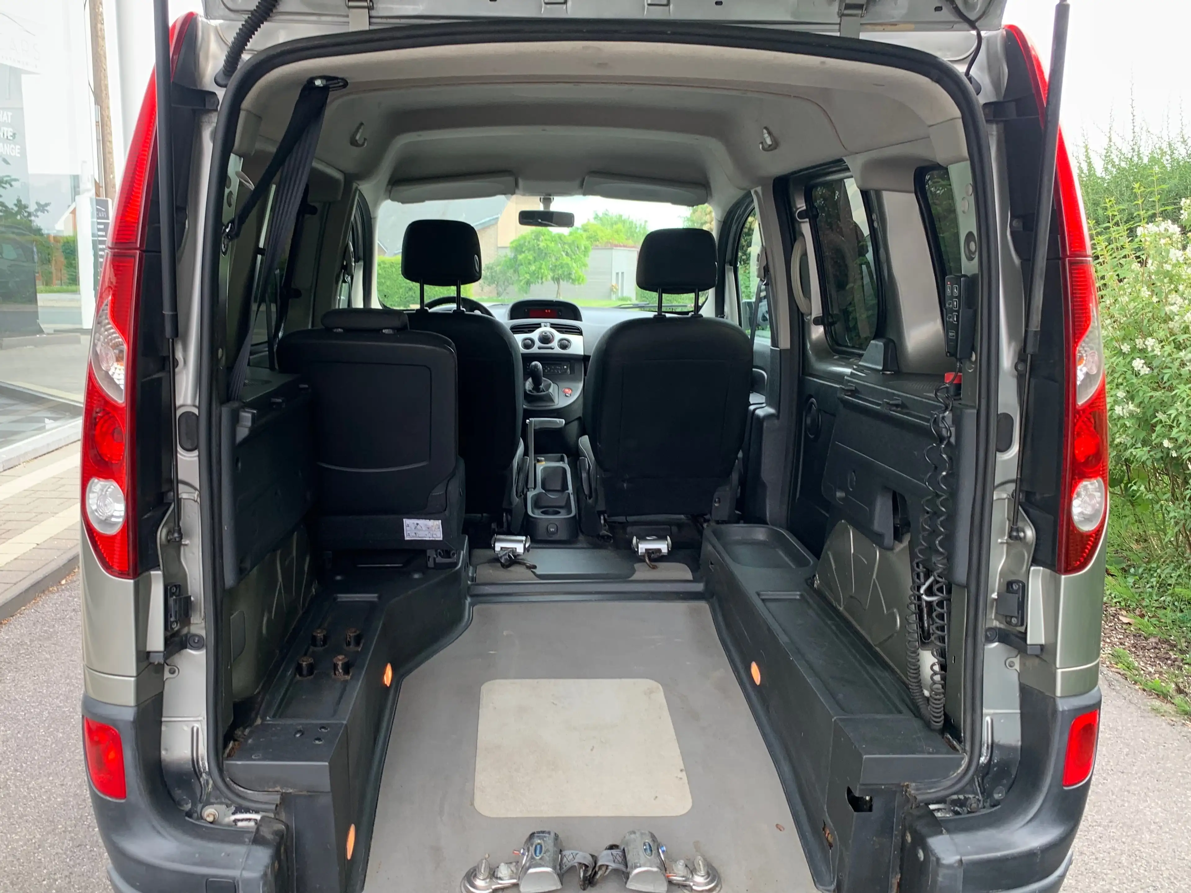 Renault Kangoo 1.5 DCI / Equipé PMR (FAUTEUIL ROULANT) / Vervoer MINDERVALIDE (ROELSTOEL) / Euro 5 / PRIX EMPORTER / — photo 14