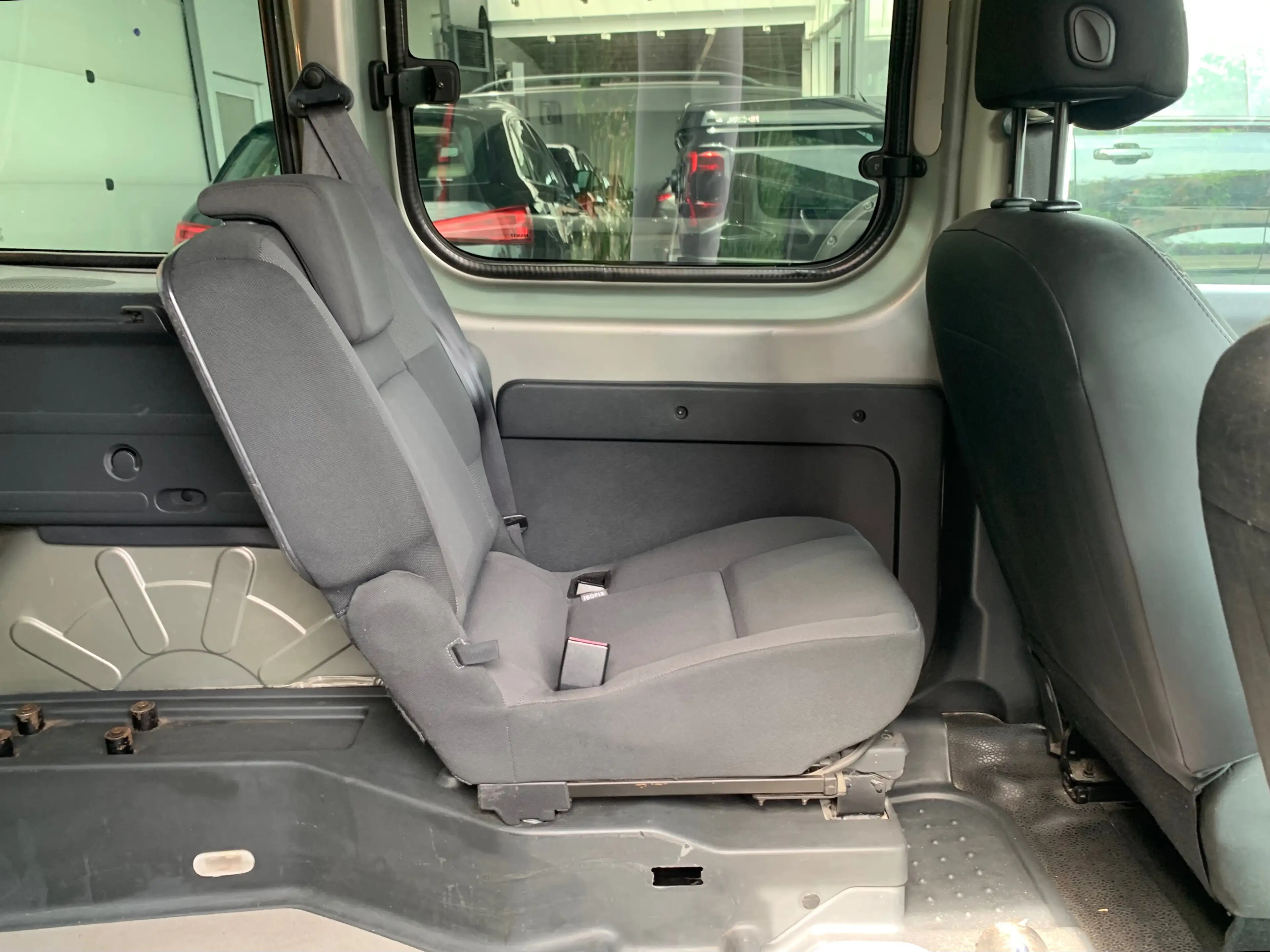 Renault Kangoo 1.5 DCI / Equipé PMR (FAUTEUIL ROULANT) / Vervoer MINDERVALIDE (ROELSTOEL) / Euro 5 / PRIX EMPORTER / — photo 8