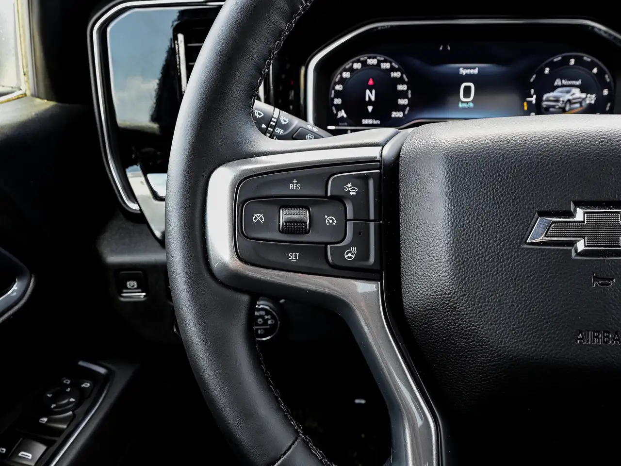 Chevrolet Silverado 1500 снимка Chevrolet Silverado 1500