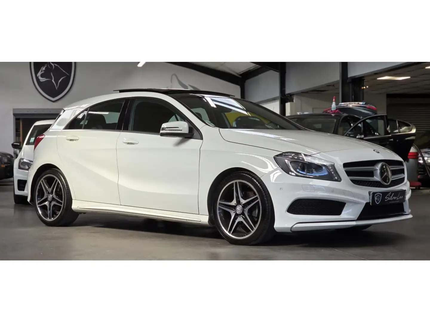 Mercedes-Benz A 200 A 200 CDI FASCINATION AMG LINE / HISTORIQUE / TOIT PANO / A200 Blanc - 2