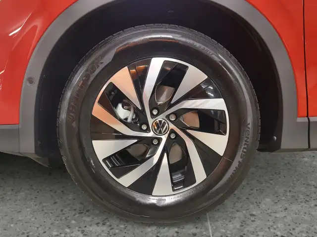 Volkswagen Tiguan view 9