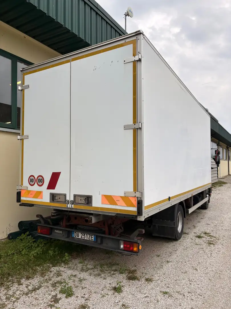 Iveco Eurocargo Червоний - 2