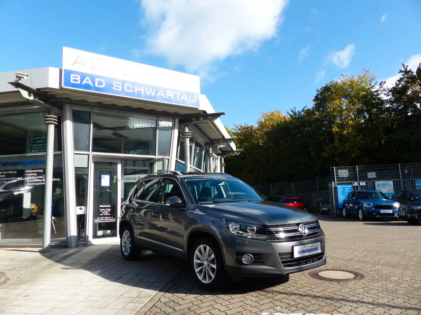Volkswagen Tiguan 1.4 TSI DSG Sport & Style,Pan.-dach,1.Hd. Grau - 1