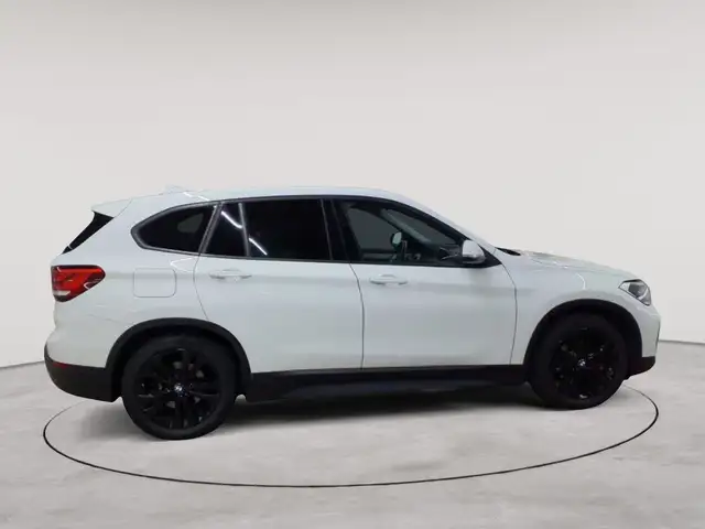 BMW X1 view 3
