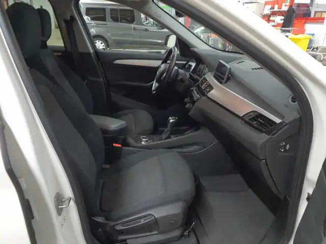 BMW X1 view 8
