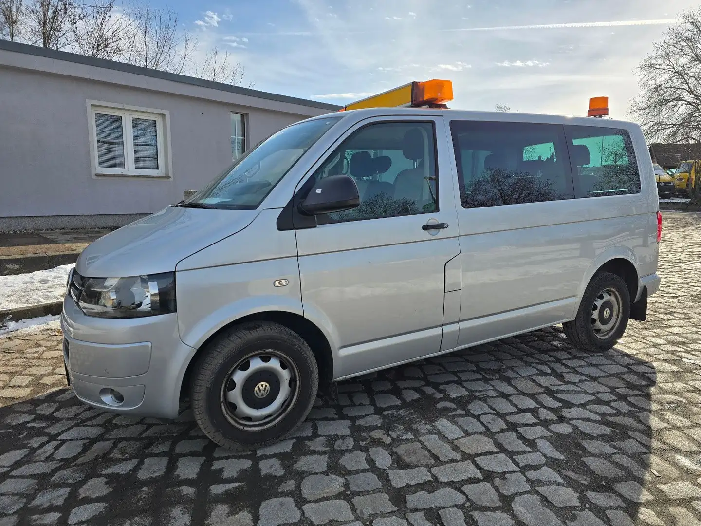 Volkswagen T5 Transporter Bus Multivan Startline Plateado - 1