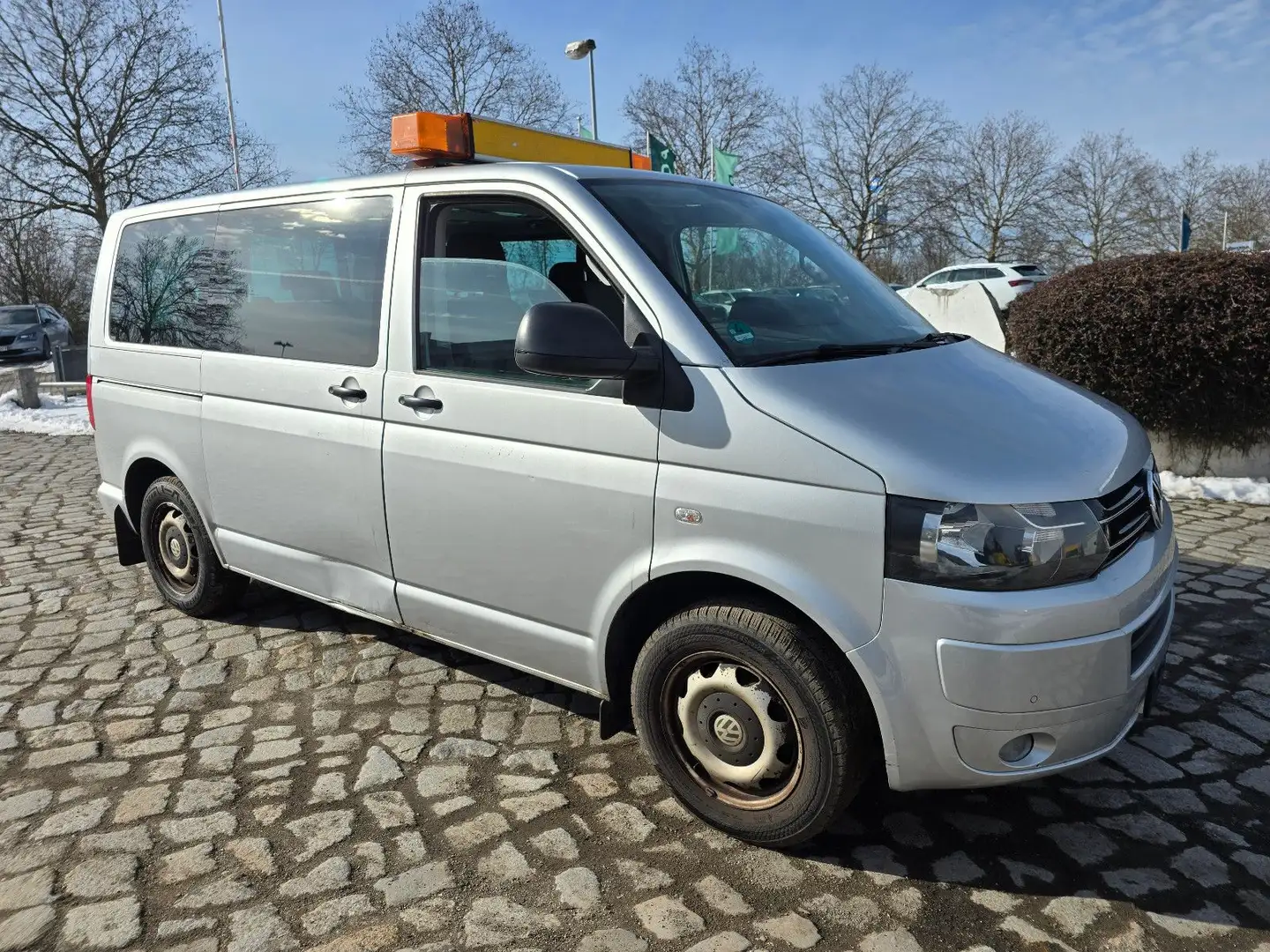 Volkswagen T5 Transporter Bus Multivan Startline Plateado - 2