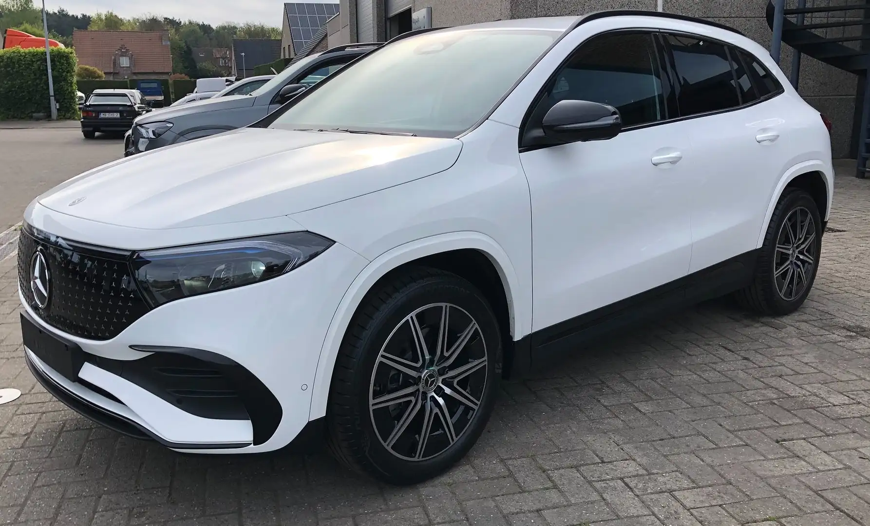 Mercedes-Benz EQA 300 AMG Line 4MATIC 360° Camera | facelift model 24 Blanc - 1