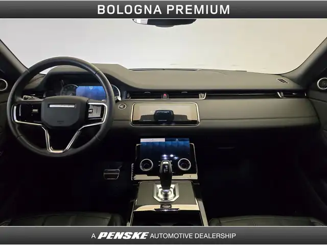 Land Rover Range Rover Evoque view 4