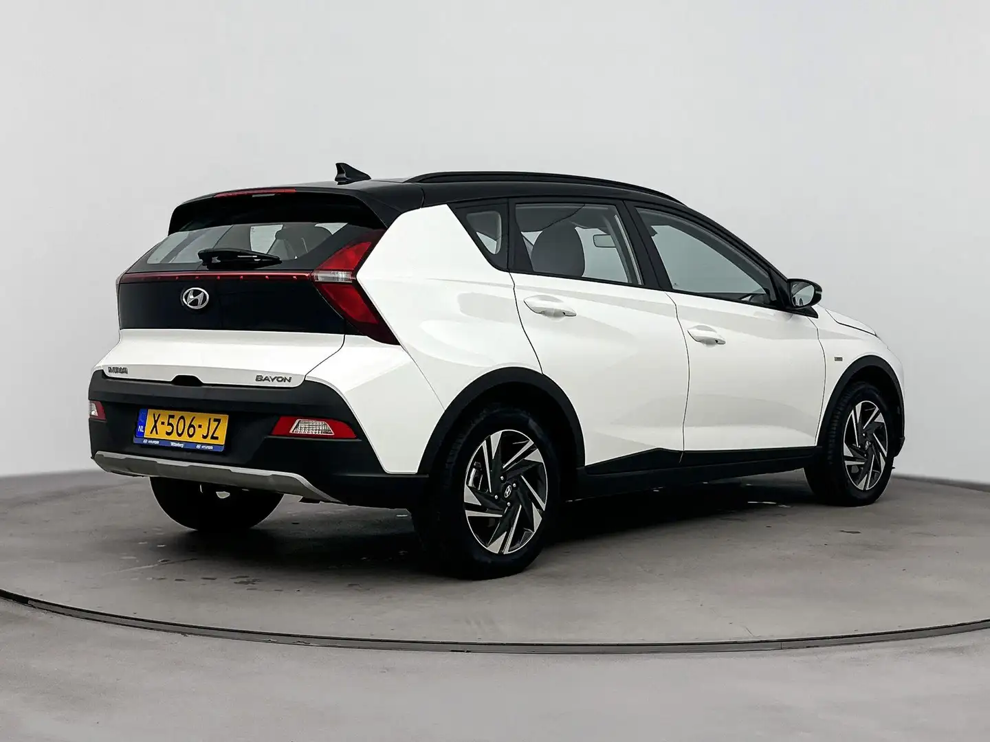Hyundai BAYON 1.0 T-GDI COMFORT SMART | TWO TONE | NAVI | AIRCO Weiß - 2