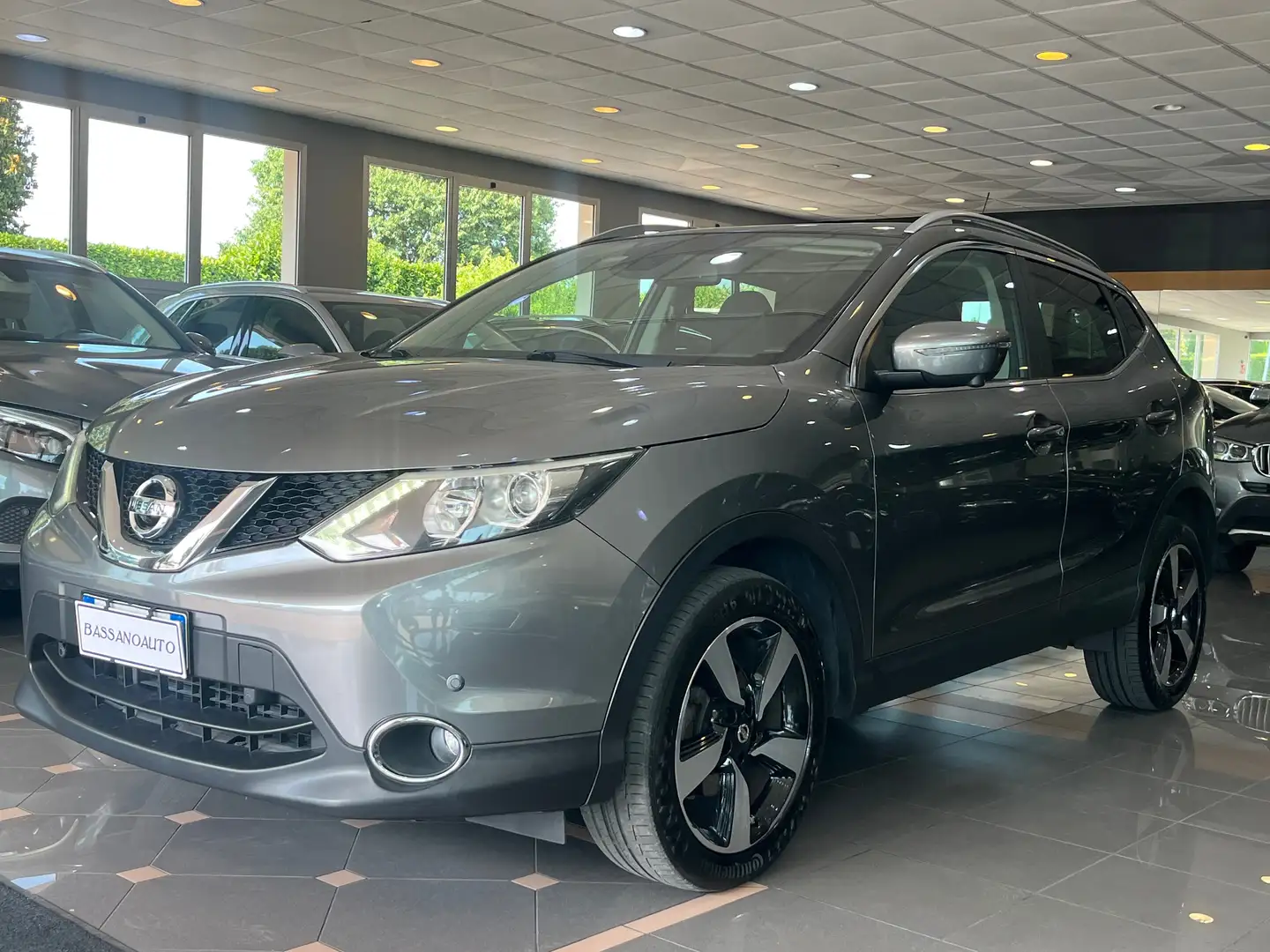 Nissan Qashqai 1.6 4X4 ! TETTO+CAMERA 360* EURO 6 !! Grigio - 1
