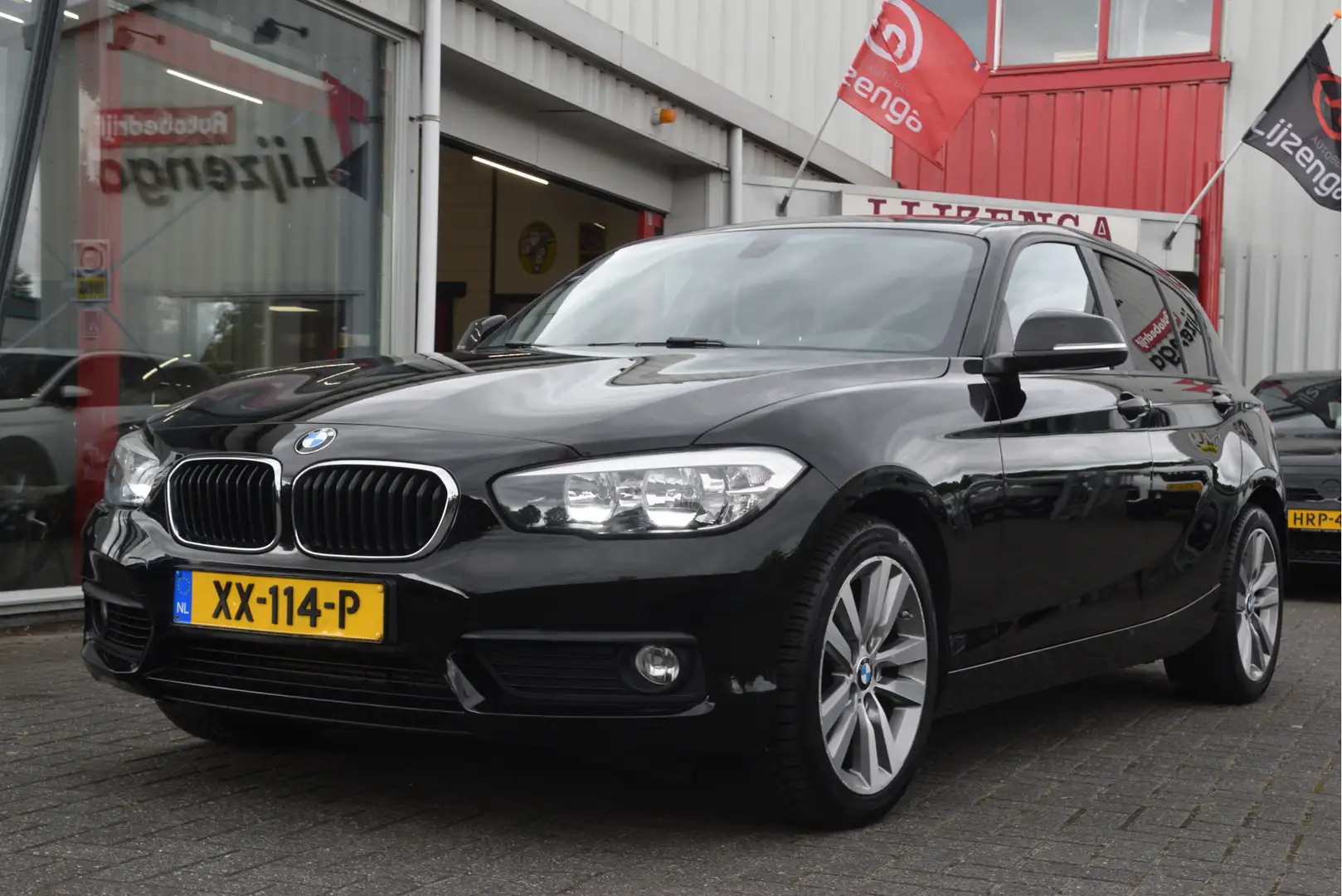 BMW 118 1-serie 118i Corporate Lease Navi | Keyless | DAB Zwart - 2