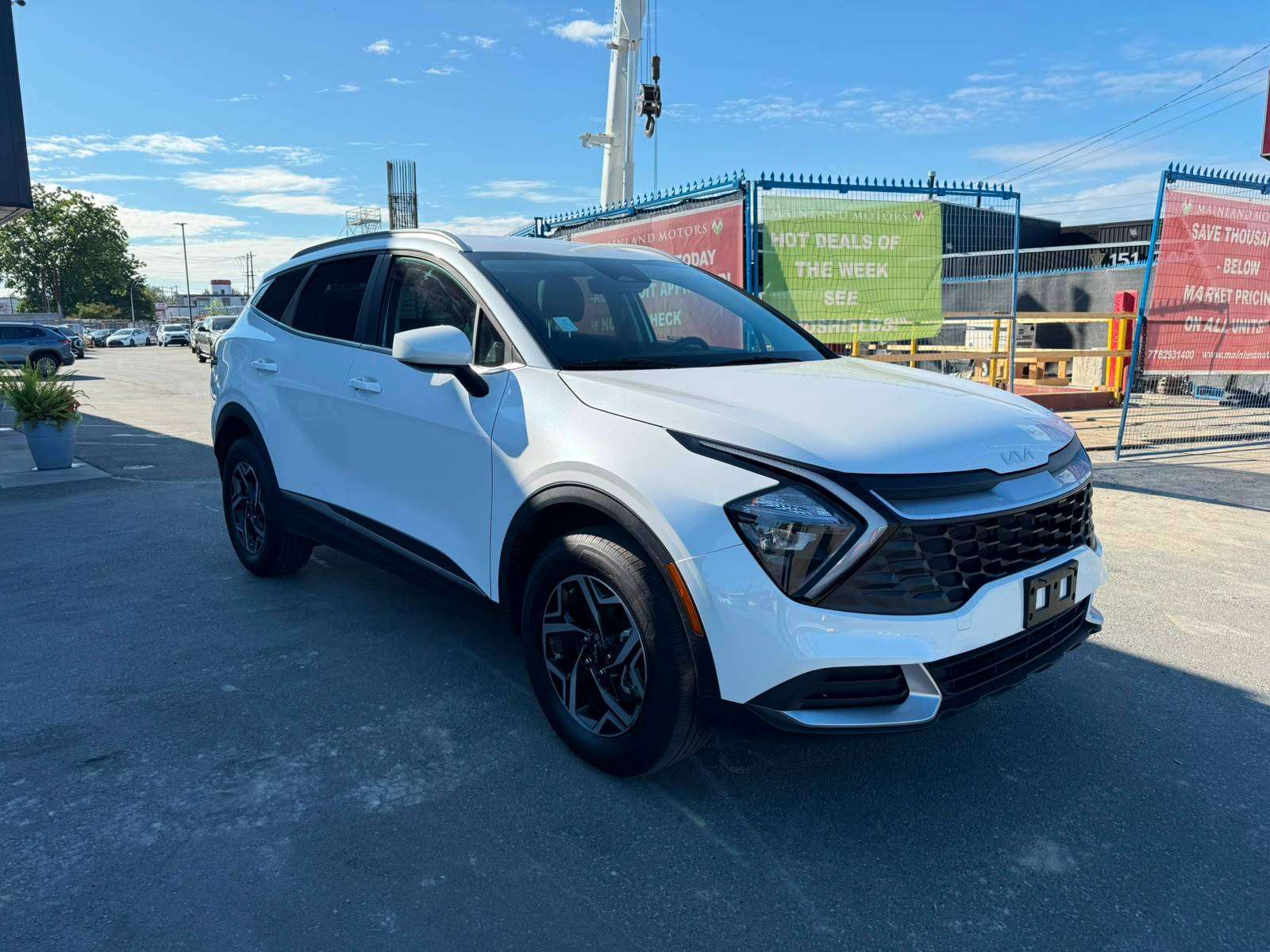 2023 Kia Sportage — view 3