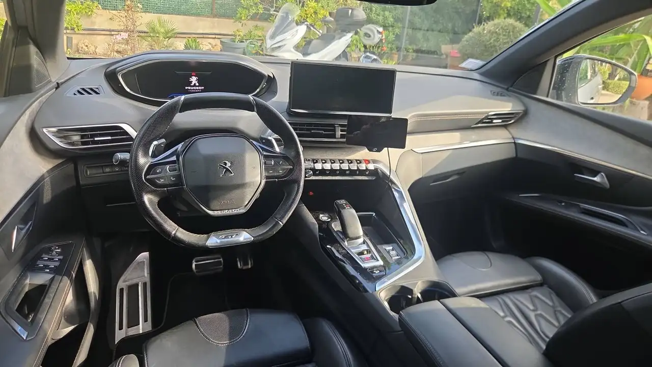 Peugeot 3008 3008 Plug-In Hybrid — photo 8