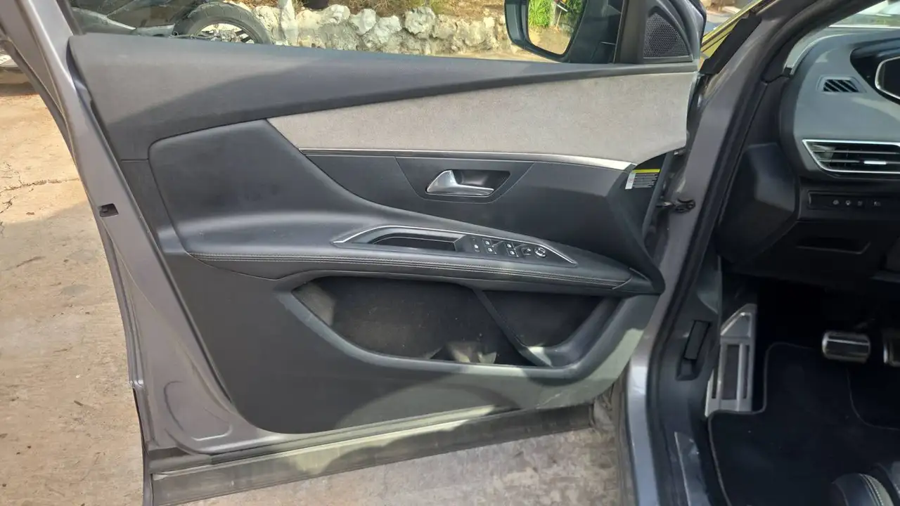 Peugeot 3008 3008 Plug-In Hybrid — photo 7