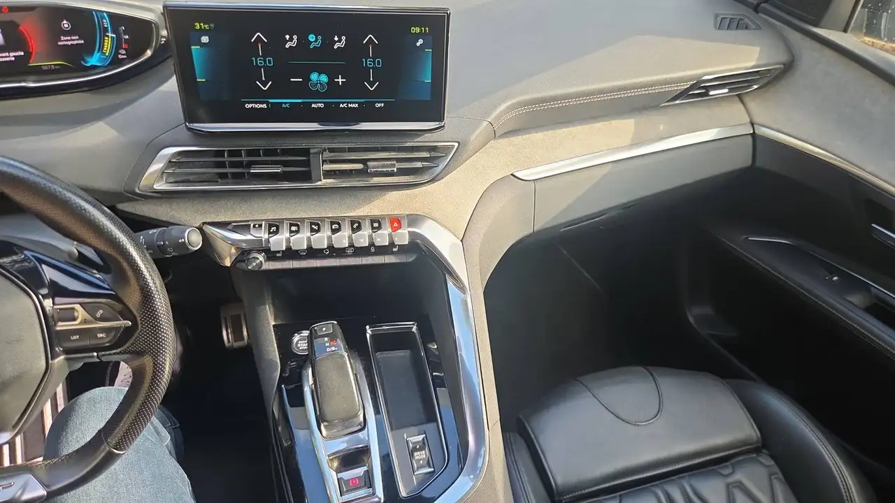 Peugeot 3008 3008 Plug-In Hybrid — photo 24