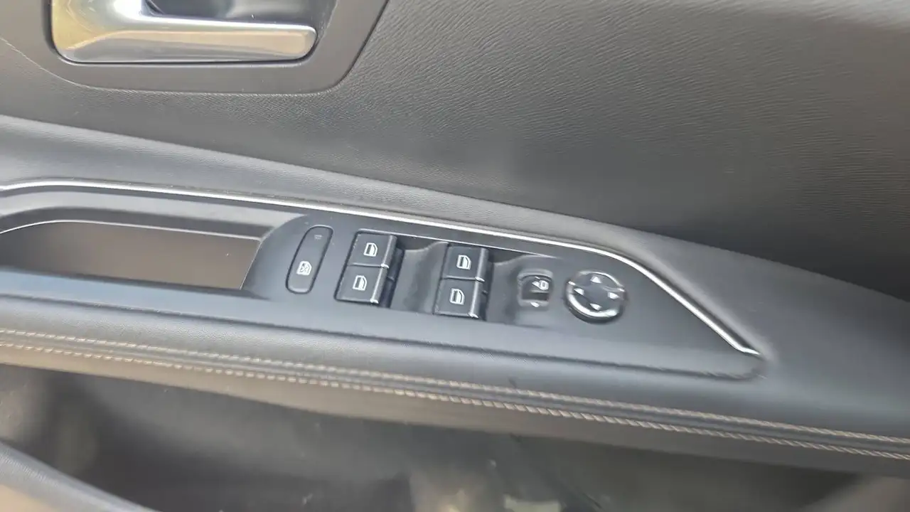 Peugeot 3008 3008 Plug-In Hybrid — photo 27