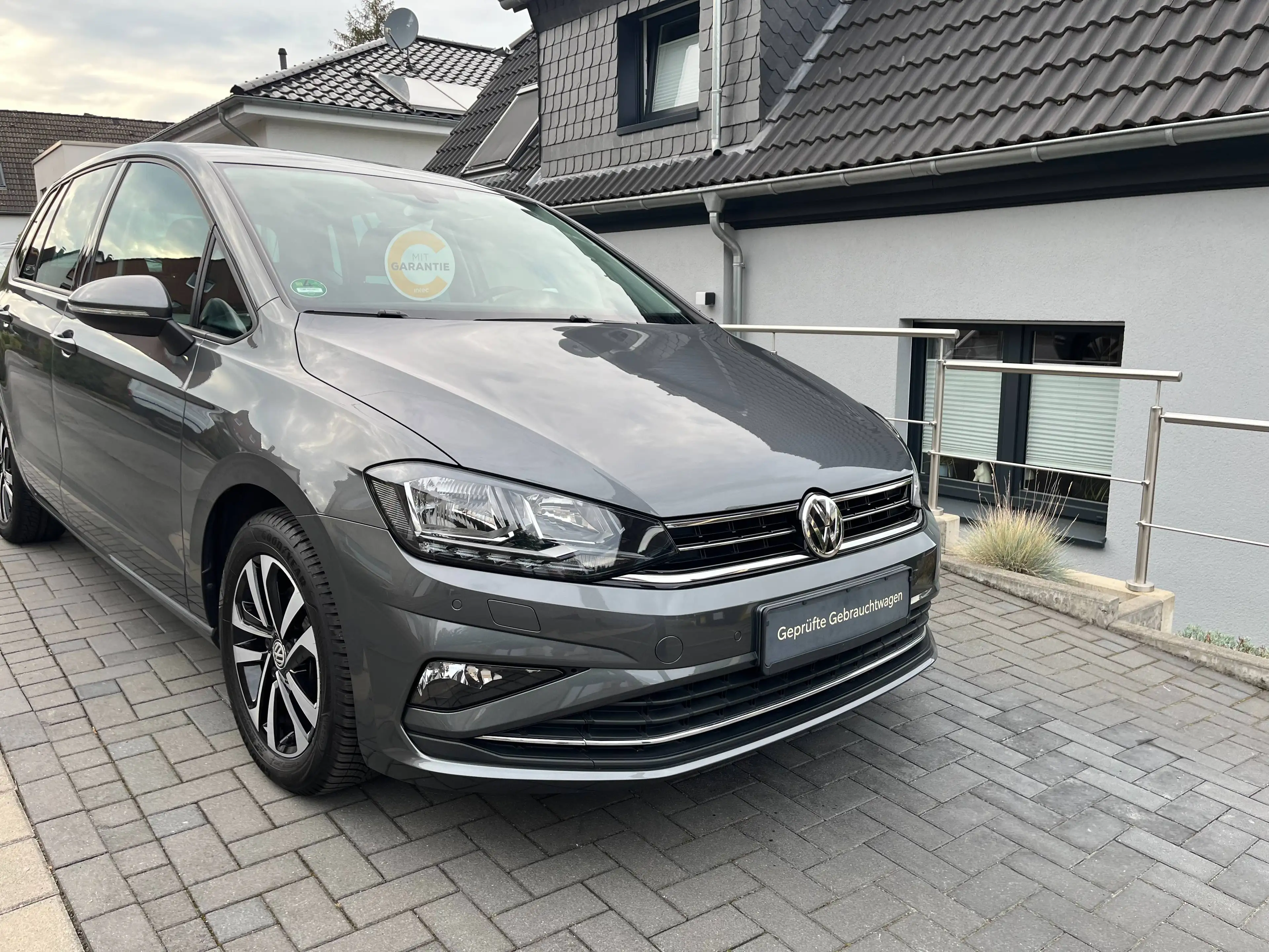 Volkswagen Golf Sportsvan 1.5 TSI United*DSG,Navi,App,AHK,SHZ,Alu,Scheckheft,1.Hand,TOP**