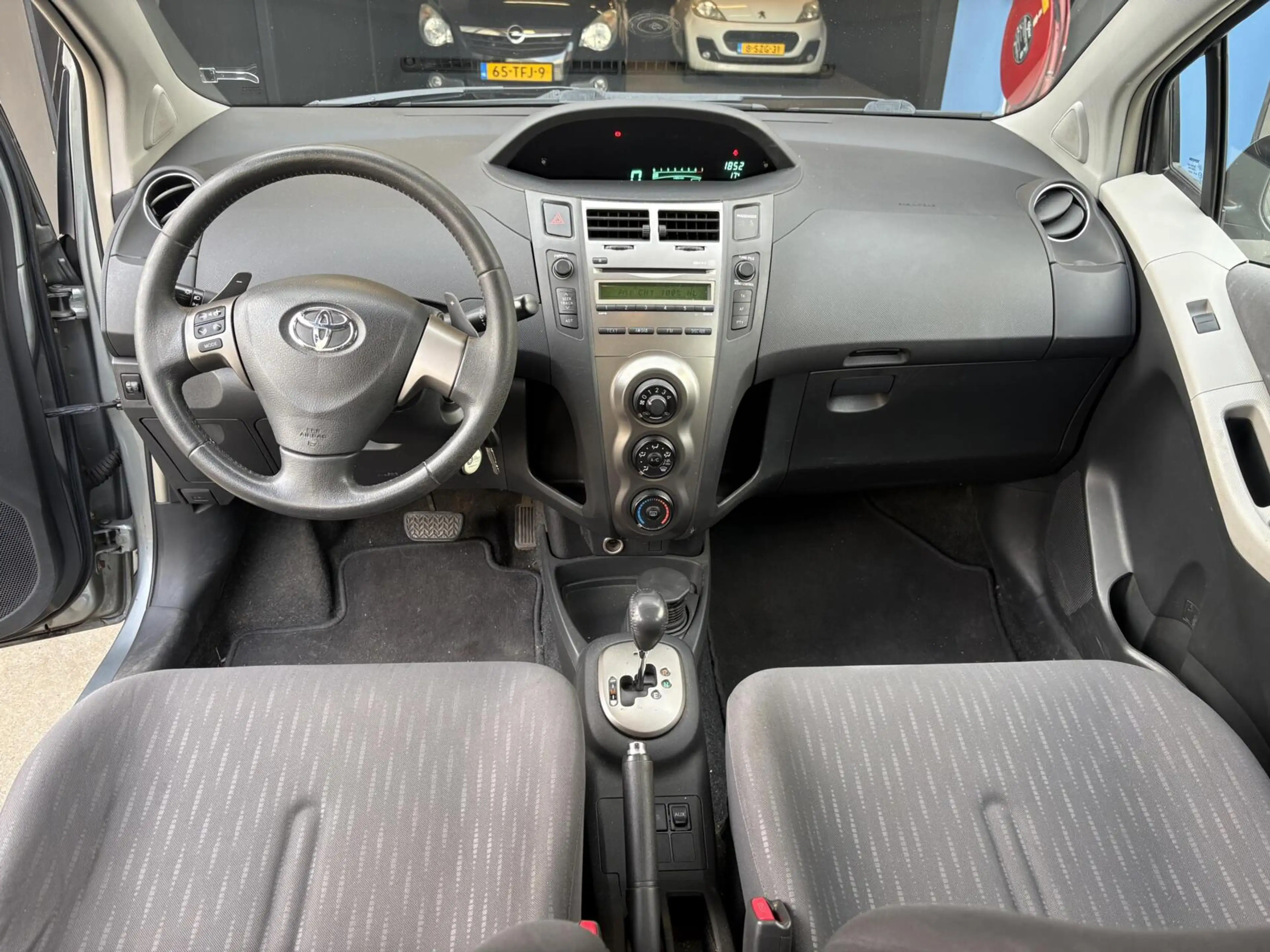 Toyota Yaris 1.3 VVTi Dynamic|APk|NAP|Automaat|5 Deuren — photo 10