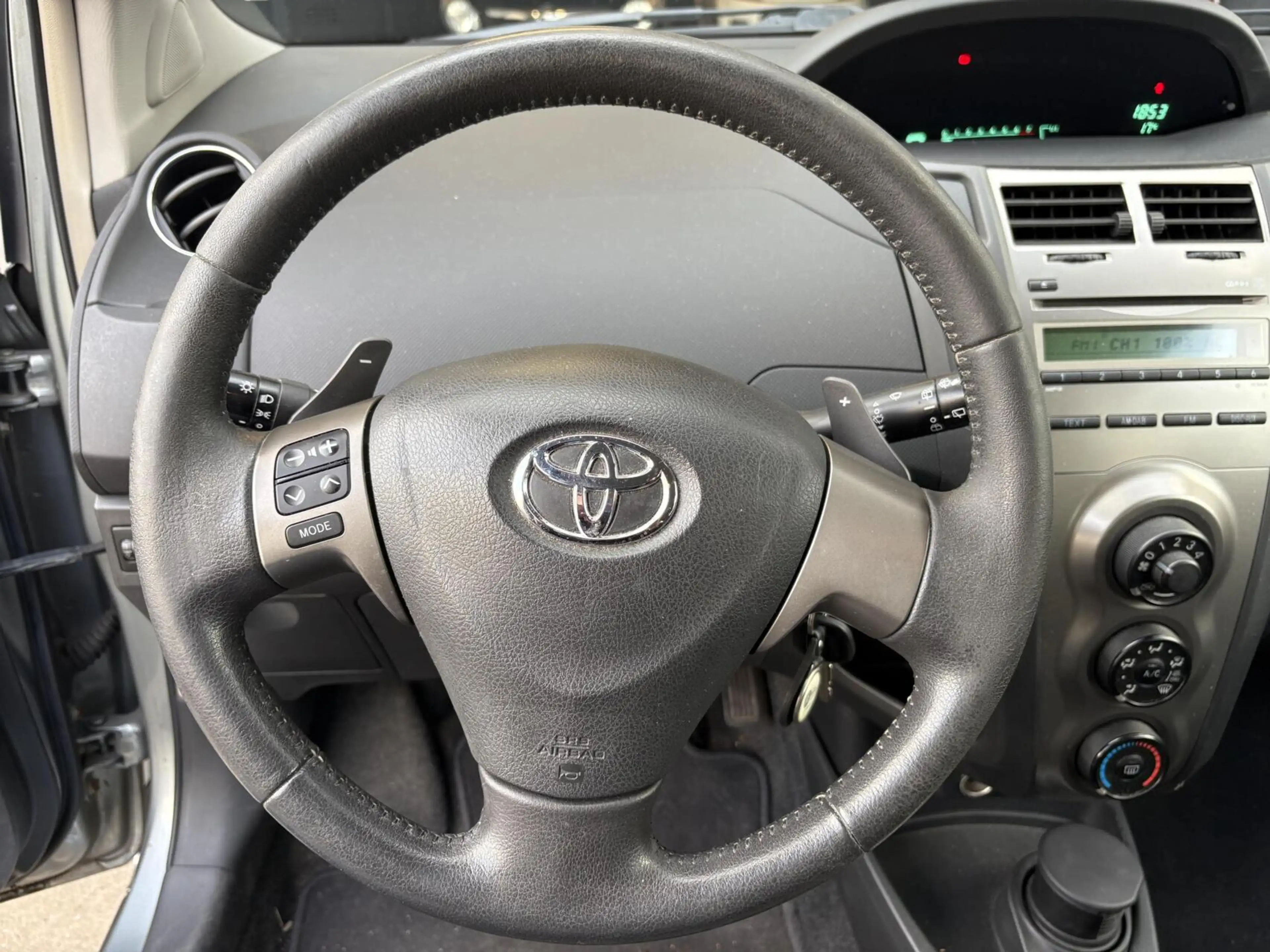Toyota Yaris 1.3 VVTi Dynamic|APk|NAP|Automaat|5 Deuren — photo 11