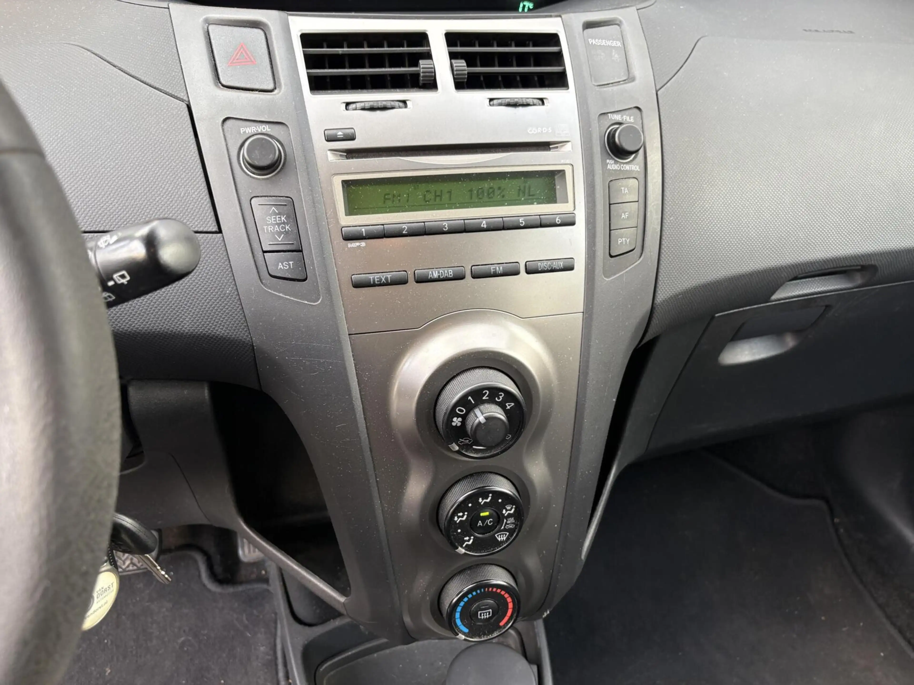 Toyota Yaris 1.3 VVTi Dynamic|APk|NAP|Automaat|5 Deuren — photo 13