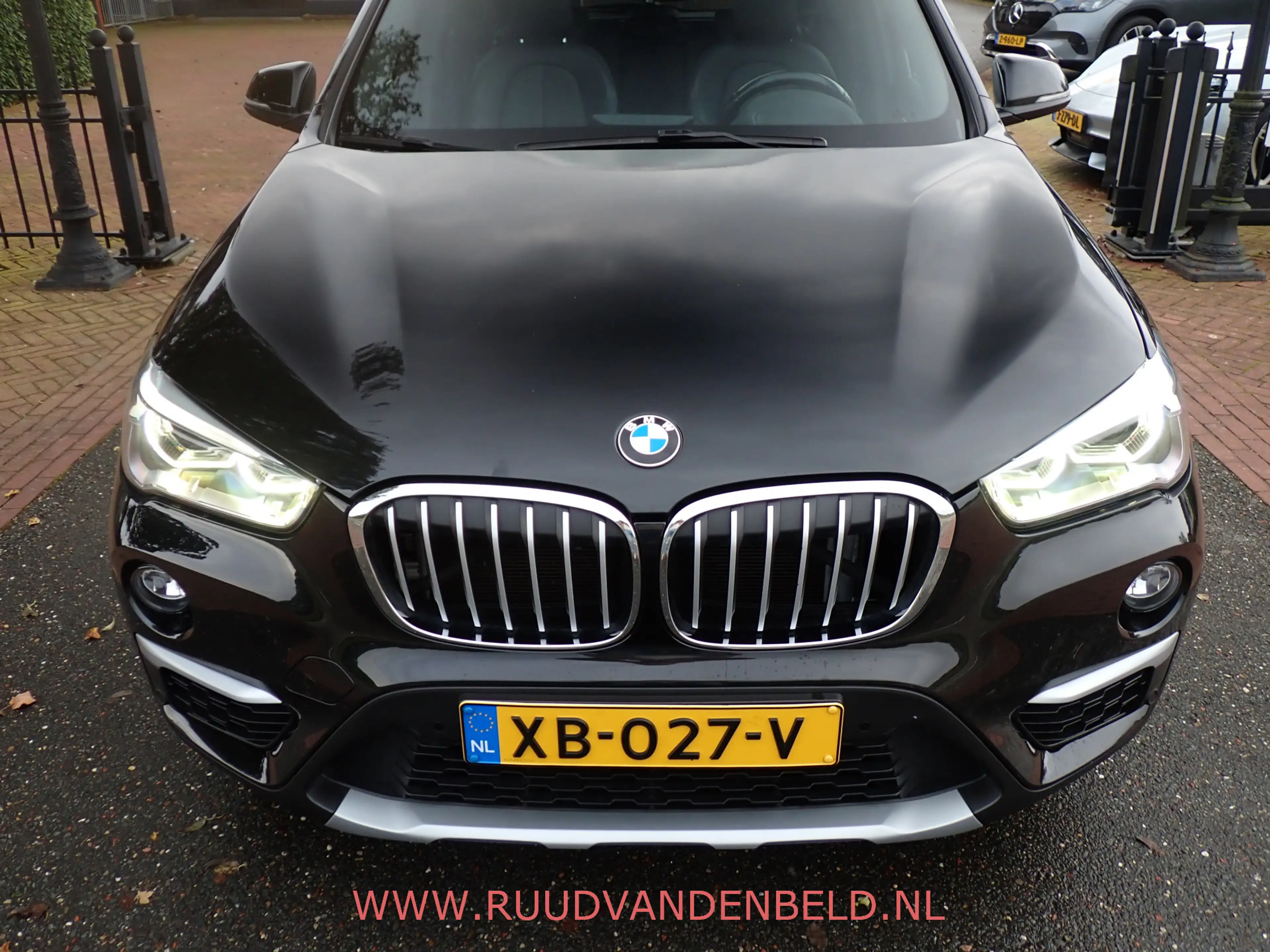 BMW X1 2.0i S-DRIVE PANODAK / CAMERA / HEAD-UP / SPORTLEE — photo 35