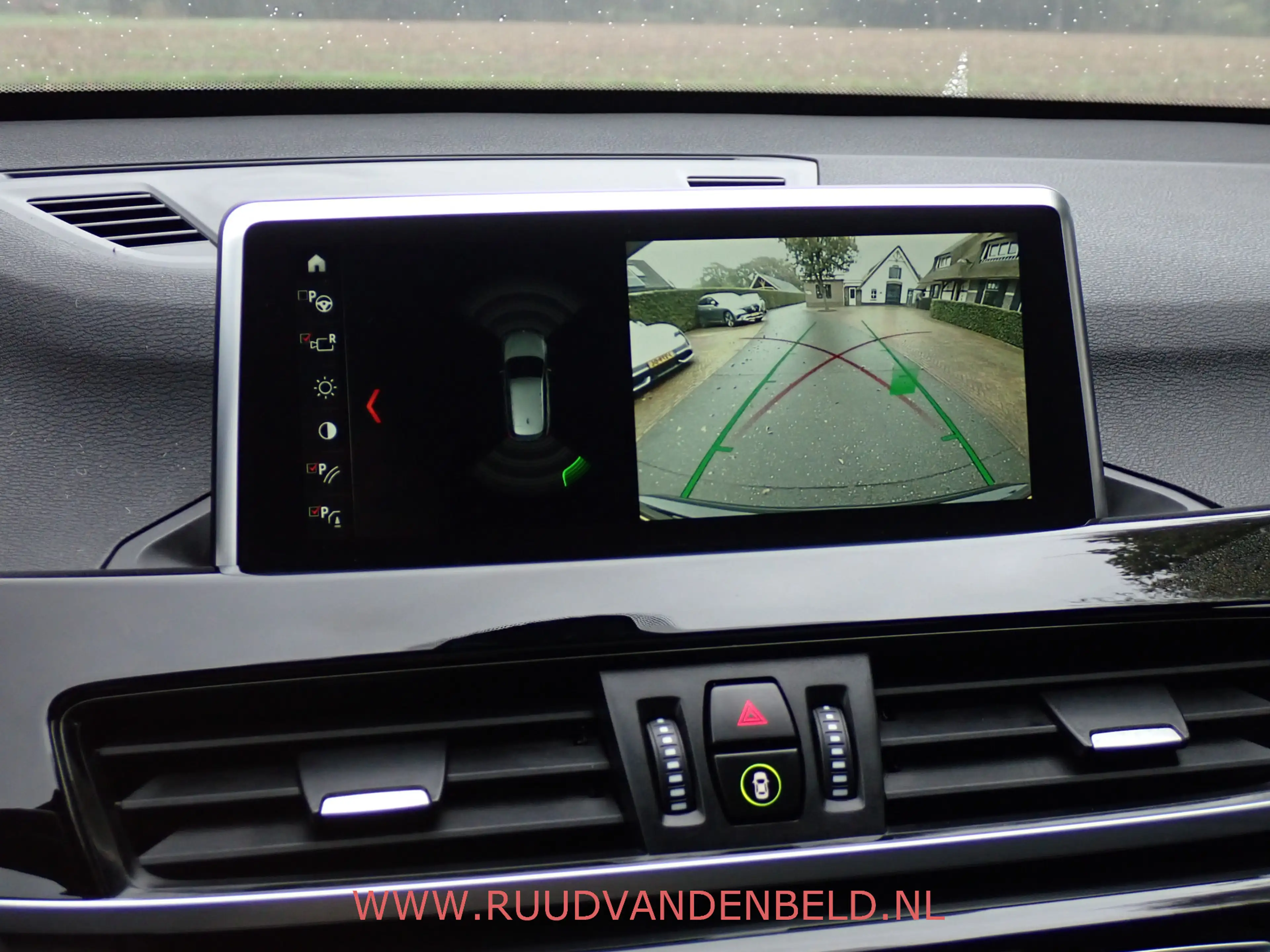 BMW X1 2.0i S-DRIVE PANODAK / CAMERA / HEAD-UP / SPORTLEE — photo 18