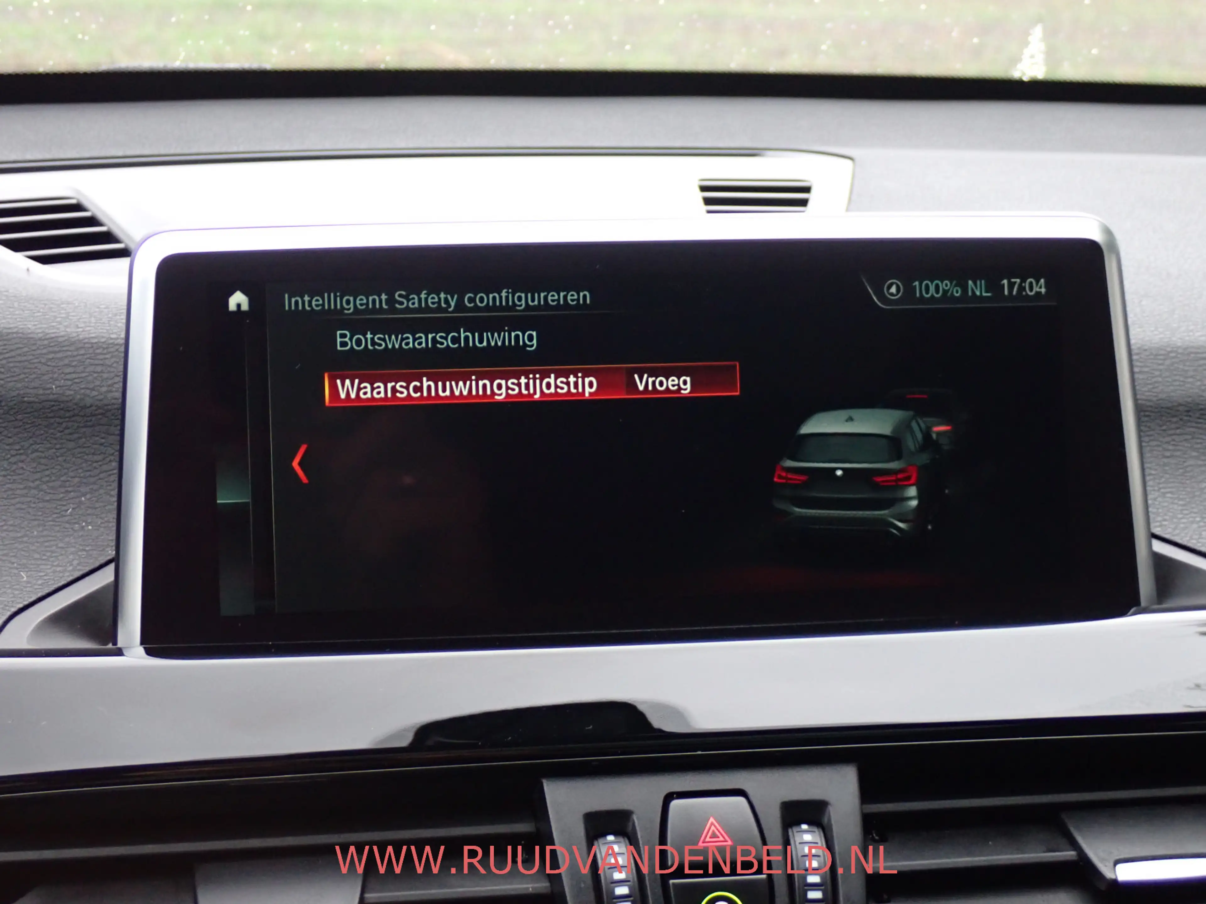 BMW X1 2.0i S-DRIVE PANODAK / CAMERA / HEAD-UP / SPORTLEE — photo 26