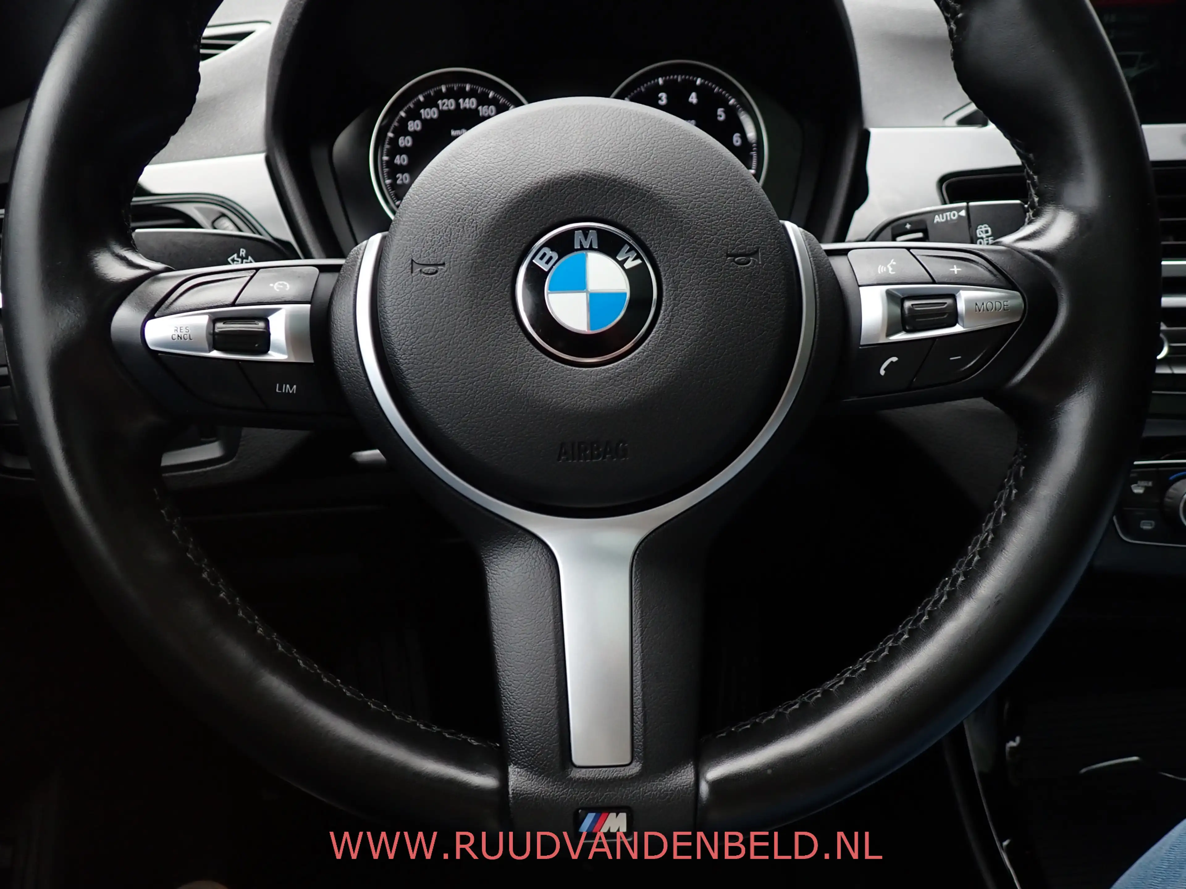 BMW X1 2.0i S-DRIVE PANODAK / CAMERA / HEAD-UP / SPORTLEE — photo 15