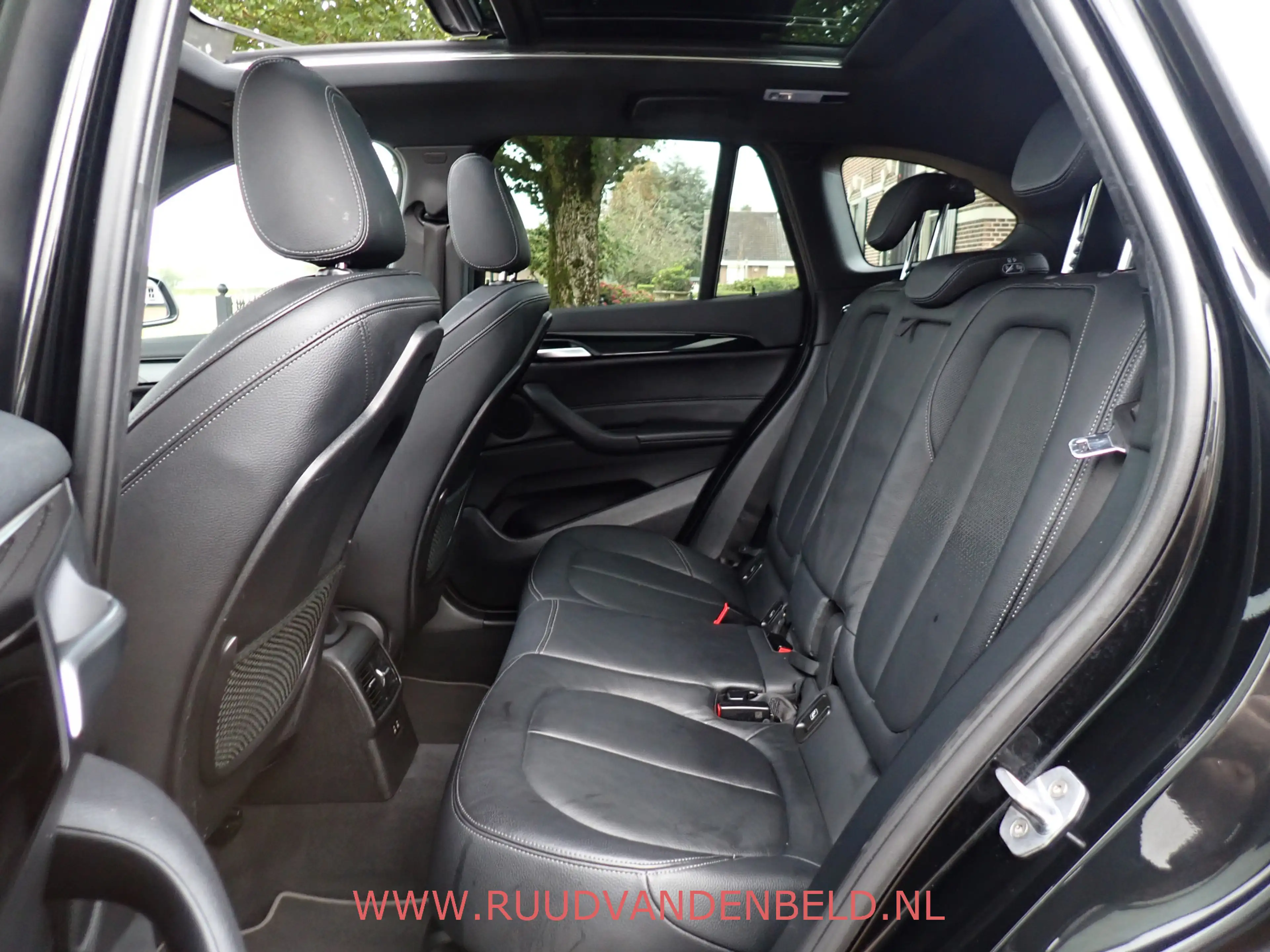 BMW X1 2.0i S-DRIVE PANODAK / CAMERA / HEAD-UP / SPORTLEE — photo 11