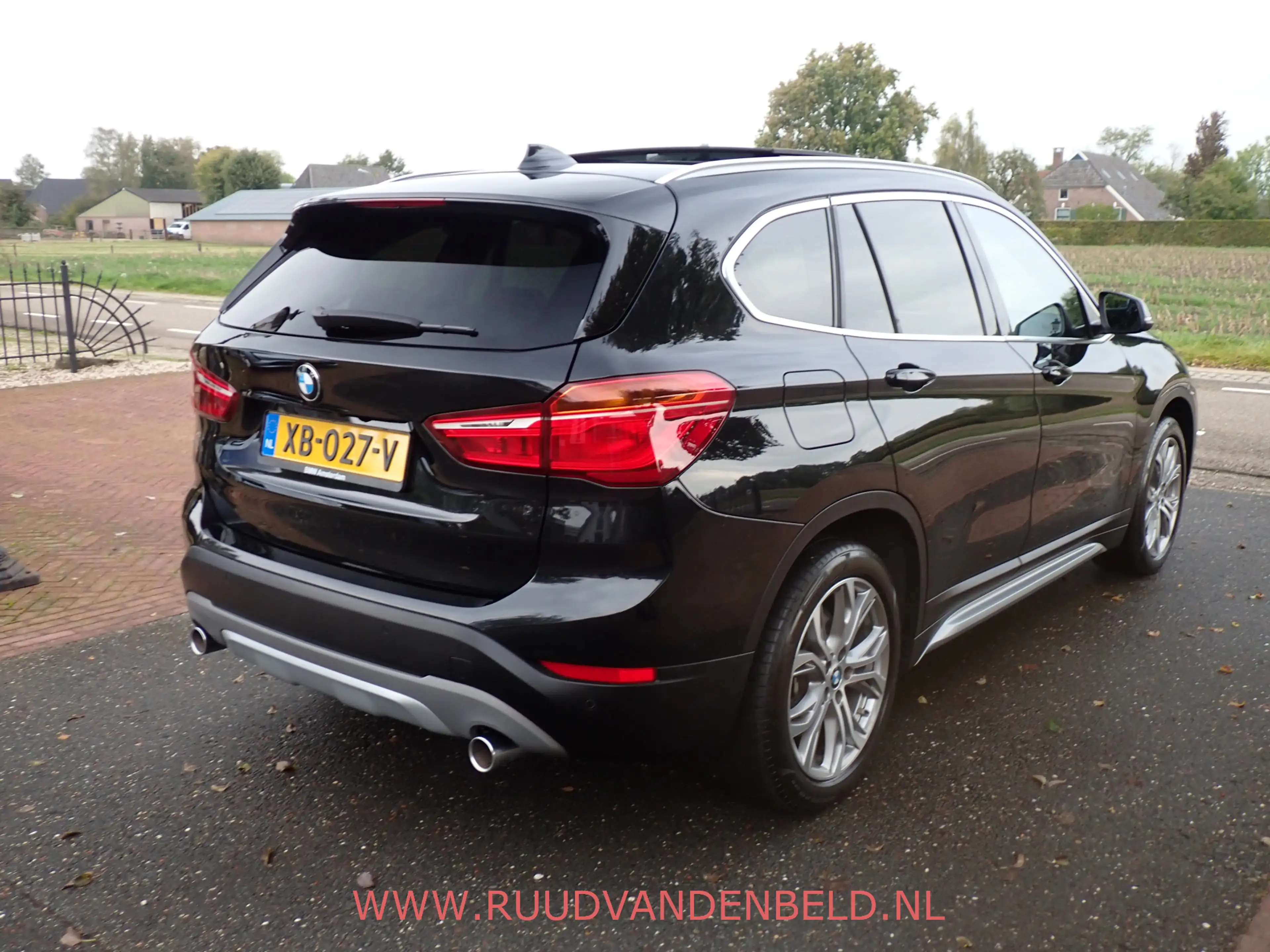 BMW X1 2.0i S-DRIVE PANODAK / CAMERA / HEAD-UP / SPORTLEE — photo 4
